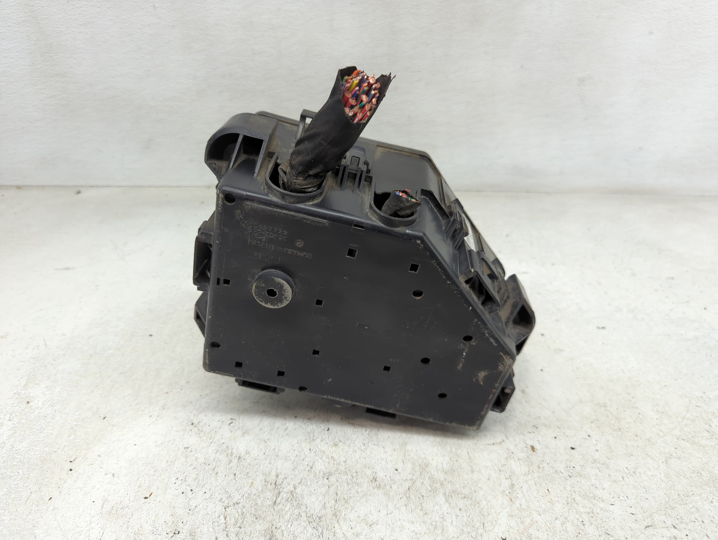 2015-2017 Gmc Acadia Fusebox Fuse Box Panel Relay Module P/N:P23436803 Fits Fits 2015 2016 2017 OEM Used Auto Parts - Oemuse