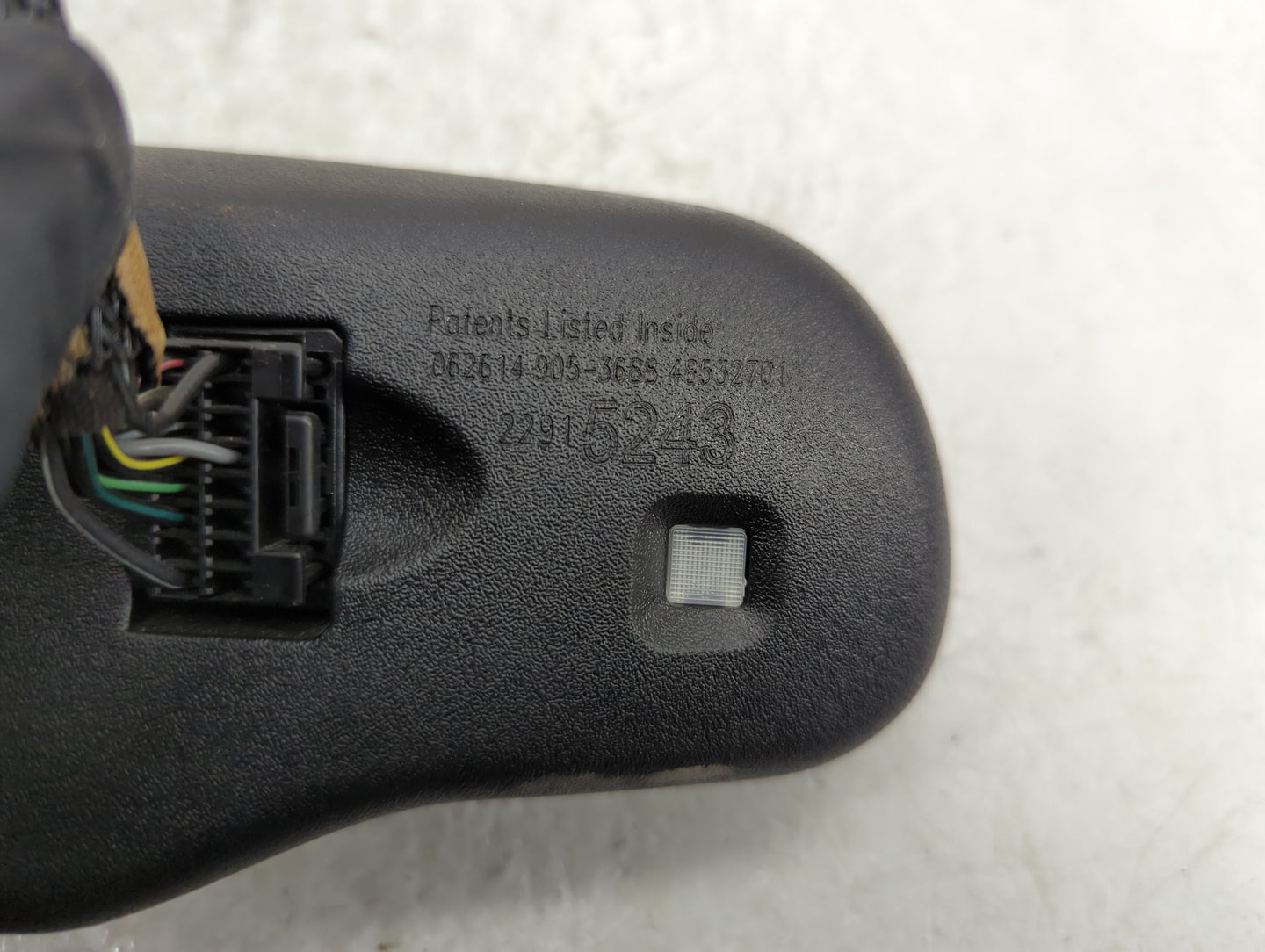 2009-2017 Gmc Acadia Interior Rear View Mirror Replacement OEM P/N:22915243 Fits OEM Used Auto Parts - Oemusedautoparts1.com