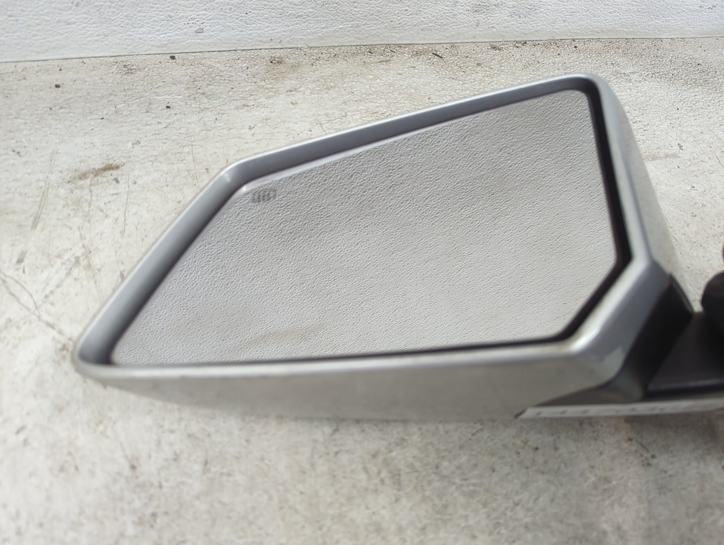 2015 Gmc Acadia Driver Side View Mirror - Left Door Mirror OEM Used - Oemusedautoparts1.com