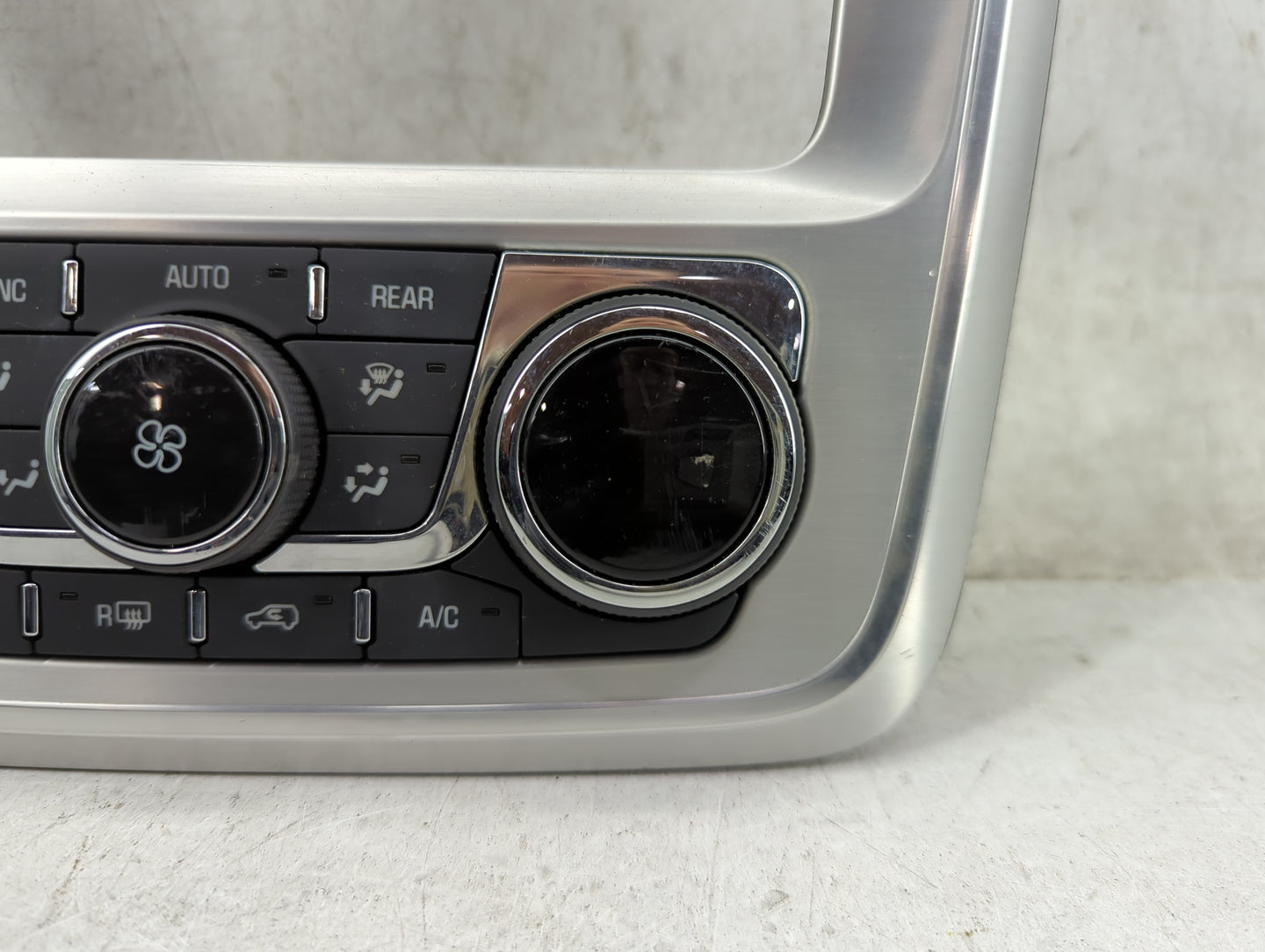 2013-2017 Gmc Acadia Climate Control Module Temperature AC/Heater Replacement P/N:23158334 3239800000000X Fits OEM Used Auto