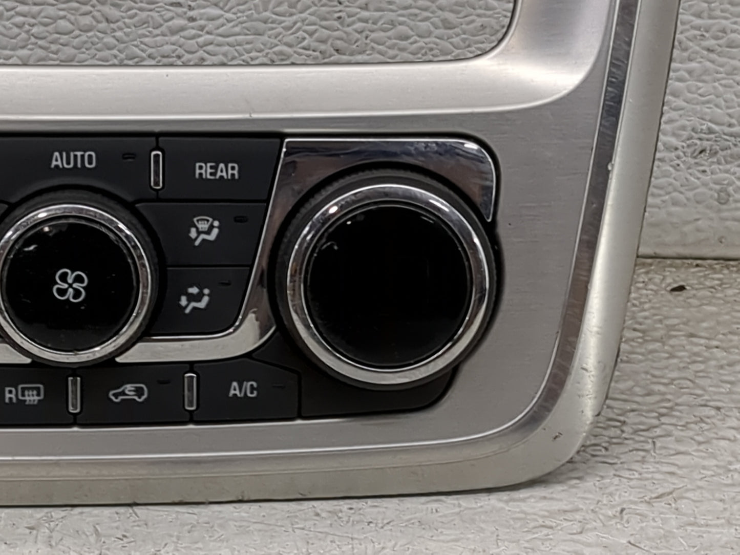 2013-2017 Gmc Acadia Climate Control Module Temperature AC/Heater Replacement P/N:23158334 3239800000000X Fits OEM Used Auto
