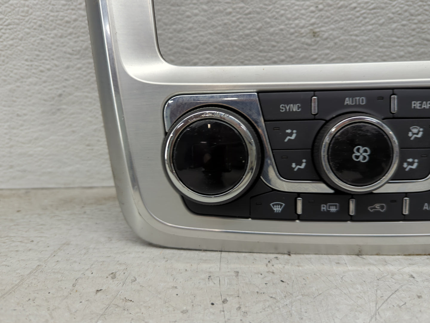 2013-2017 Gmc Acadia Climate Control Module Temperature AC/Heater Replacement P/N:23158334 3239800000000X Fits OEM Used Auto