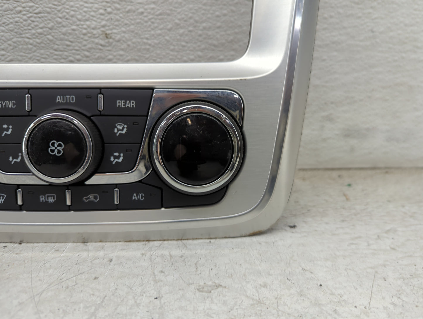 2013-2017 Gmc Acadia Climate Control Module Temperature AC/Heater Replacement P/N:23158334 3239800000000X Fits OEM Used Auto