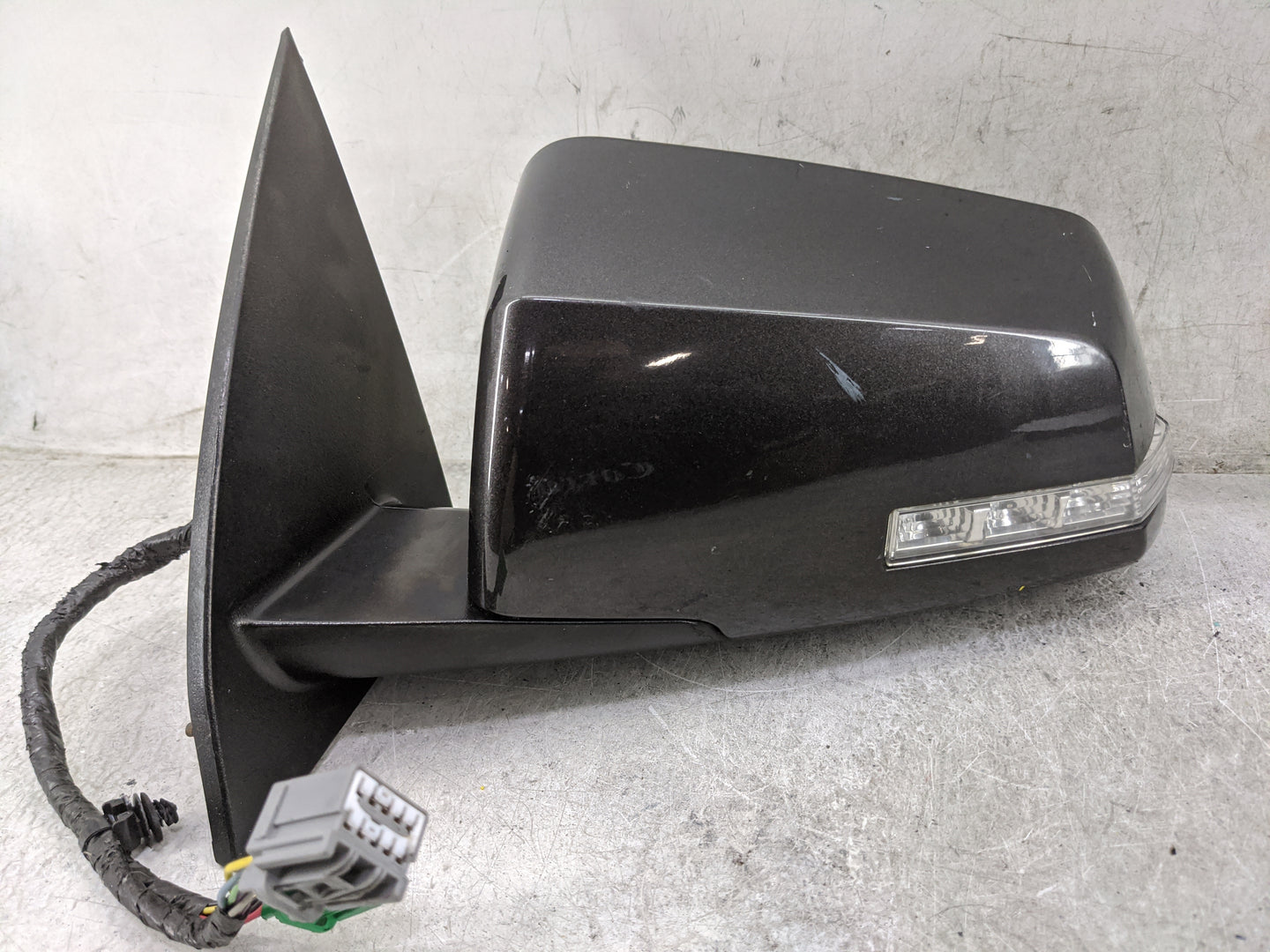 2013-2017 Gmc Acadia Driver Side View Mirror - Left Door Mirror OEM Used - Oemusedautoparts1.com