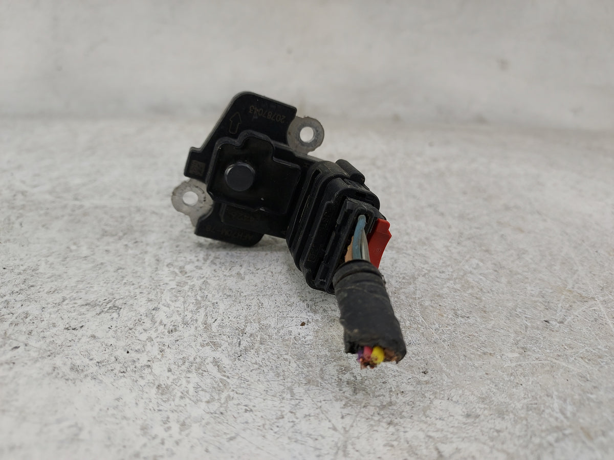 2012-2022 Gmc Acadia Mass Air Flow Meter Maf 1487407 - Oemusedautoparts1.com
