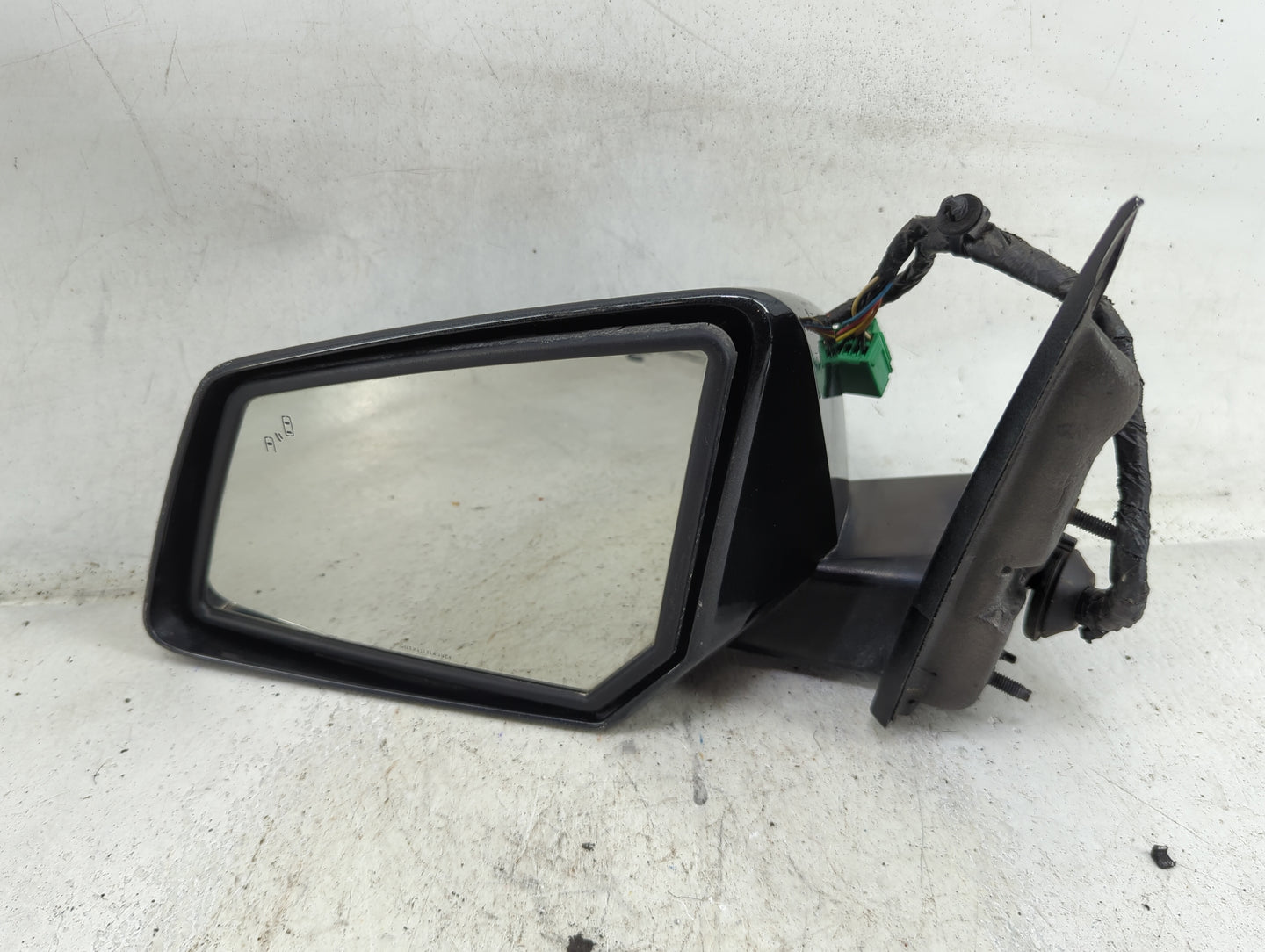 2013-2017 Gmc Acadia Driver Side View Mirror - Left Door Mirror OEM Used - Oemusedautoparts1.com