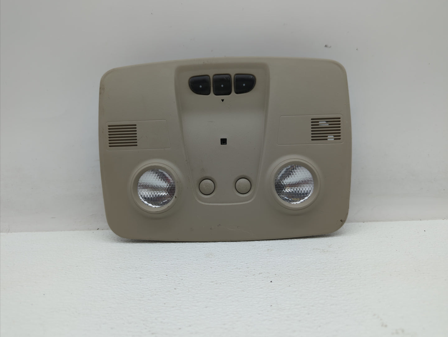 2015 Gmc Acadia Overhead Roof Console - Oemusedautoparts1.com
