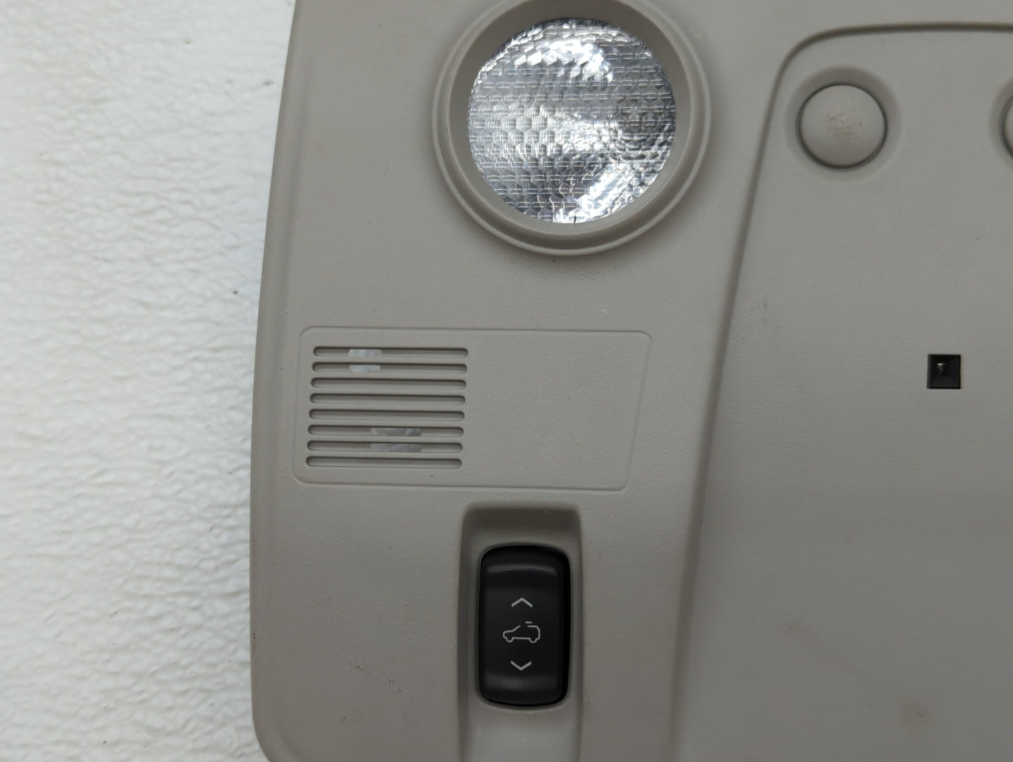 2015 Gmc Acadia Overhead Roof Console - Oemusedautoparts1.com