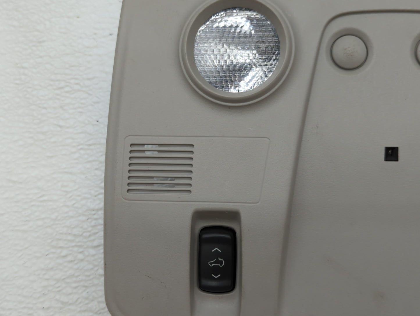 2015 Gmc Acadia Overhead Roof Console - Oemusedautoparts1.com