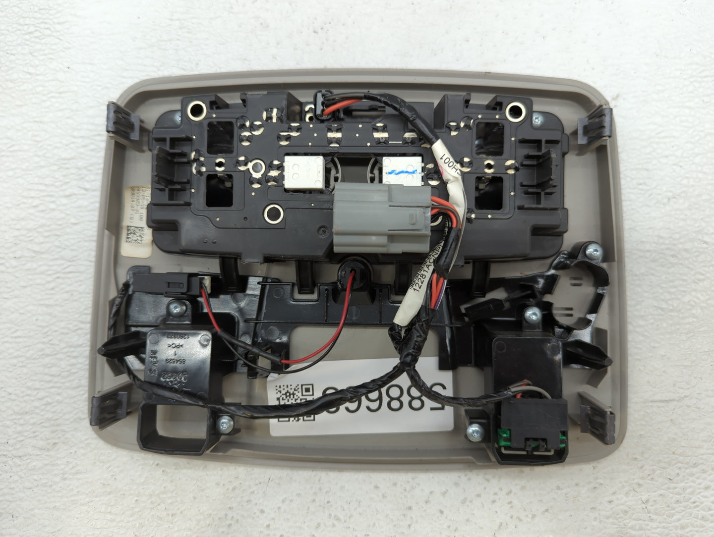 2015 Gmc Acadia Overhead Roof Console - Oemusedautoparts1.com