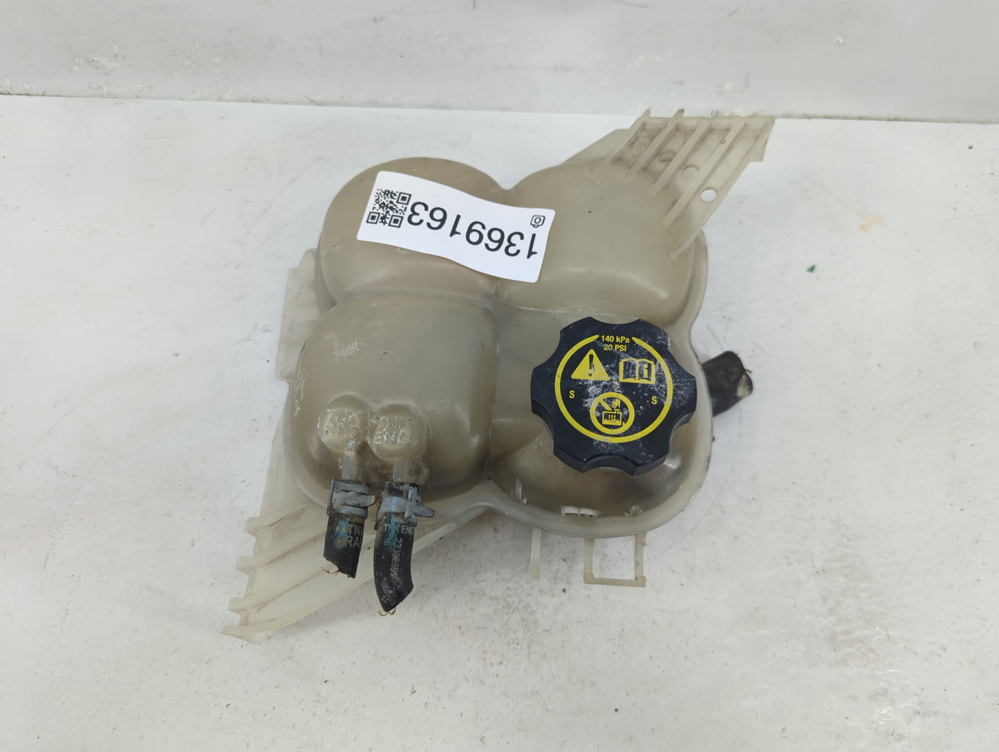 2015-2022 Gmc Canyon Radiator Coolant Overflow Expansion Tank Bottle - Oemusedautoparts1.com