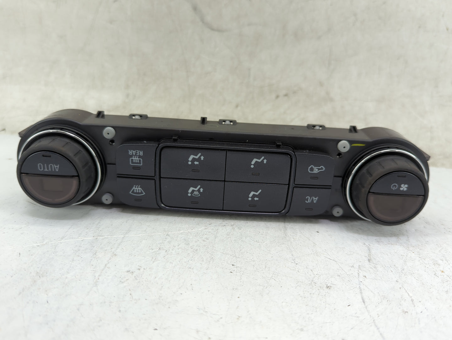 2015-2019 Gmc Canyon Climate Control Module Temperature AC/Heater Replacement P/N:23211701 Fits OEM Used Auto Parts - Oemuse
