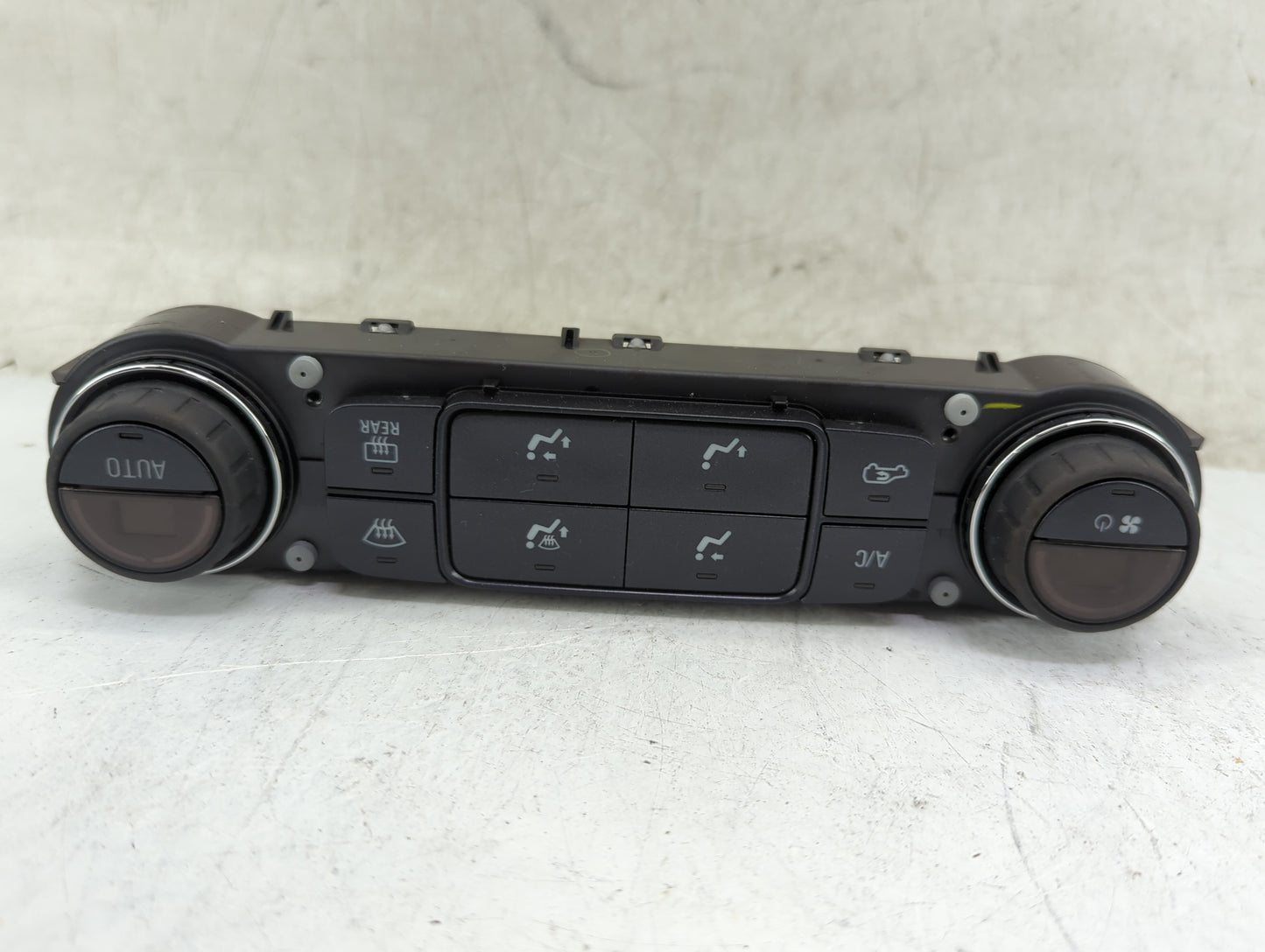 2015-2019 Gmc Canyon Climate Control Module Temperature AC/Heater Replacement P/N:23211701 Fits OEM Used Auto Parts - Oemuse