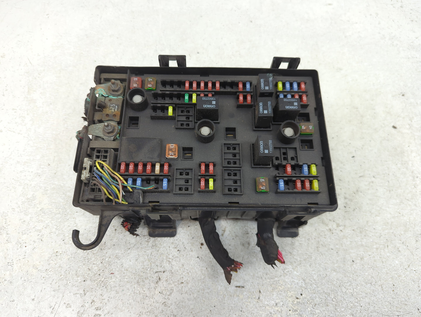 2013-2016 Gmc Savana 2500 Fusebox Fuse Box Panel Relay Module P/N:23104894 Fits Fits 2013 2014 2015 2016 OEM Used Auto Parts