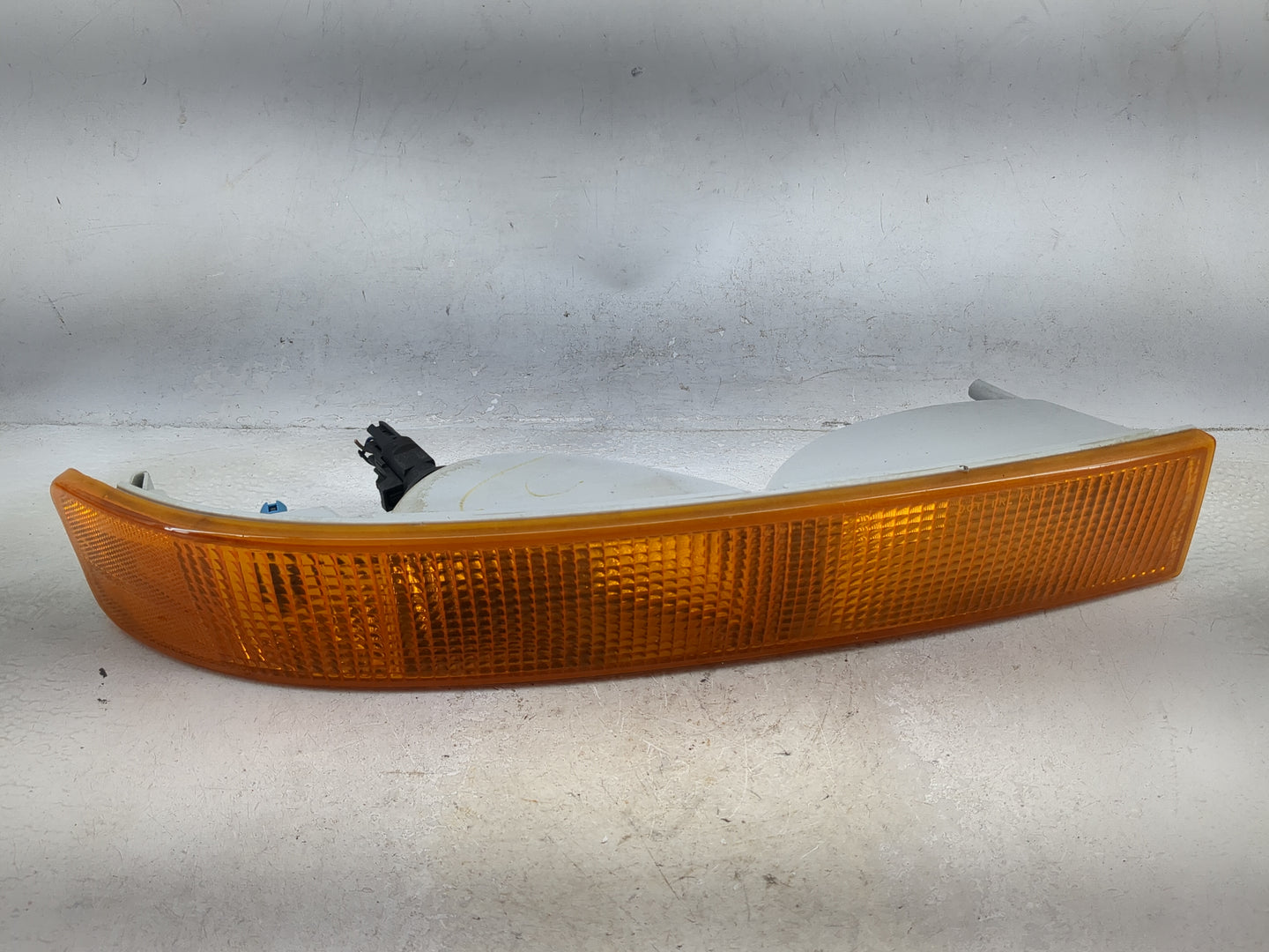 2003-2021 Gmc Savana 2500 Passenger Right Oem Front Light Lamp Orange - Oemusedautoparts1.com