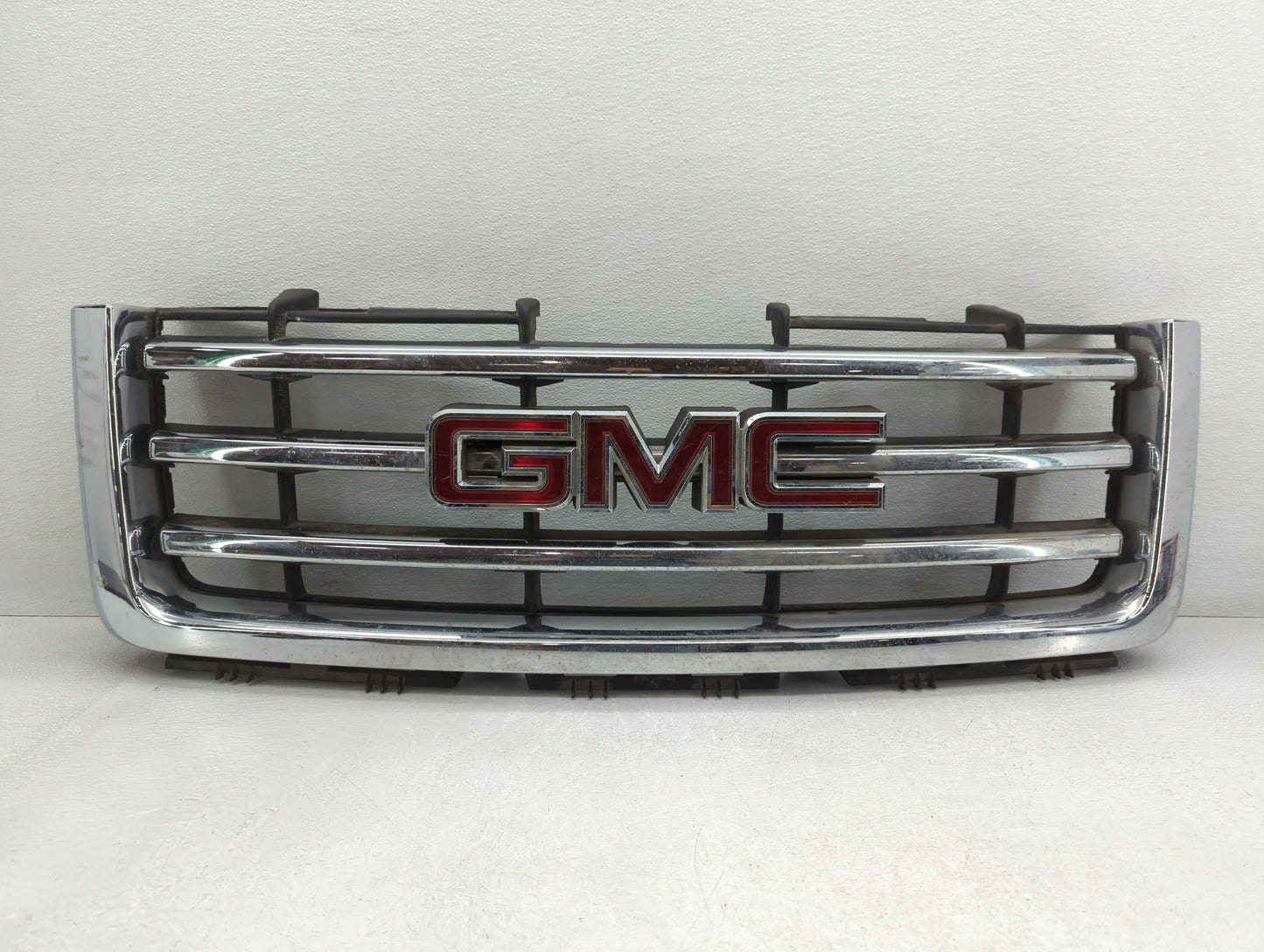 2011-2017 Gmc Savana 2500 Front Grille Bumper Not Included - Oemusedautoparts1.com
