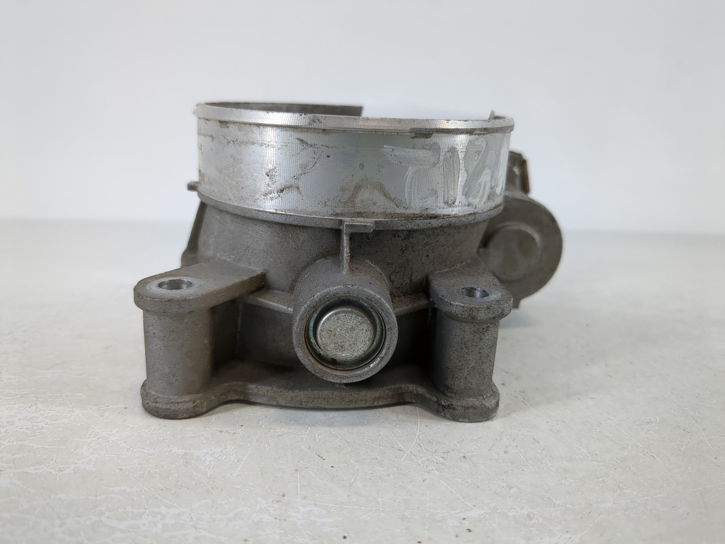 2014-2022 Gmc Sierra 1500 Throttle Body P/N:12617792 Fits Fits 2014 2015 2016 2017 2018 2019 2020 2021 2022 OEM Used Auto Pa