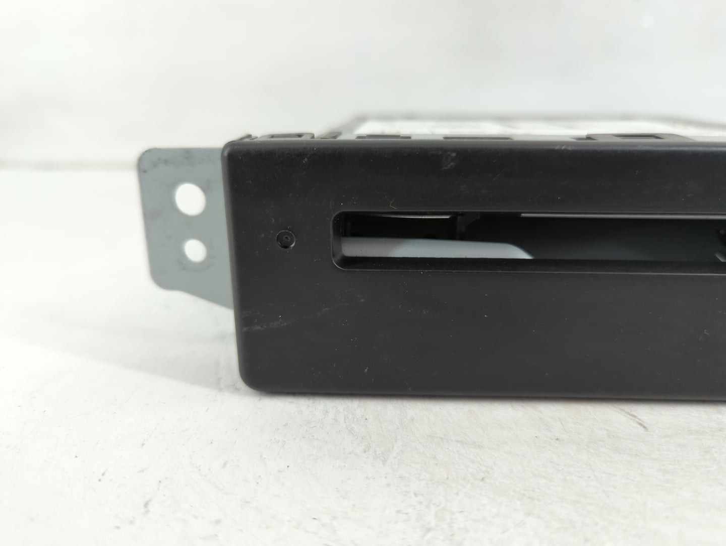 2015-2019 Gmc Sierra 1500 Radio AM FM Cd Player Receiver Replacement P/N:13594481 Fits Fits 2015 2016 2017 2018 2019 2020 OE