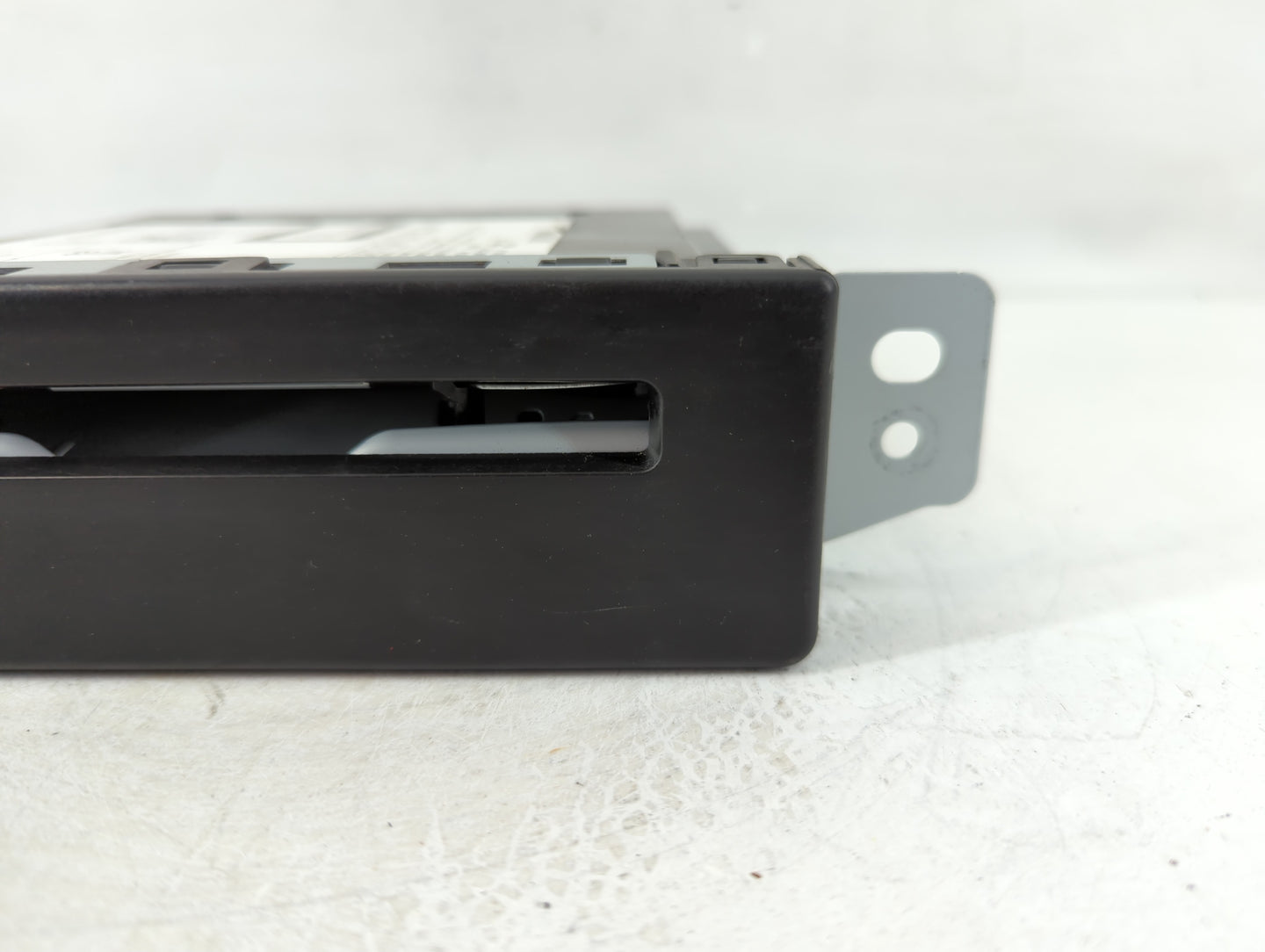 2015-2019 Gmc Sierra 1500 Radio AM FM Cd Player Receiver Replacement P/N:13594481 Fits Fits 2015 2016 2017 2018 2019 2020 OE