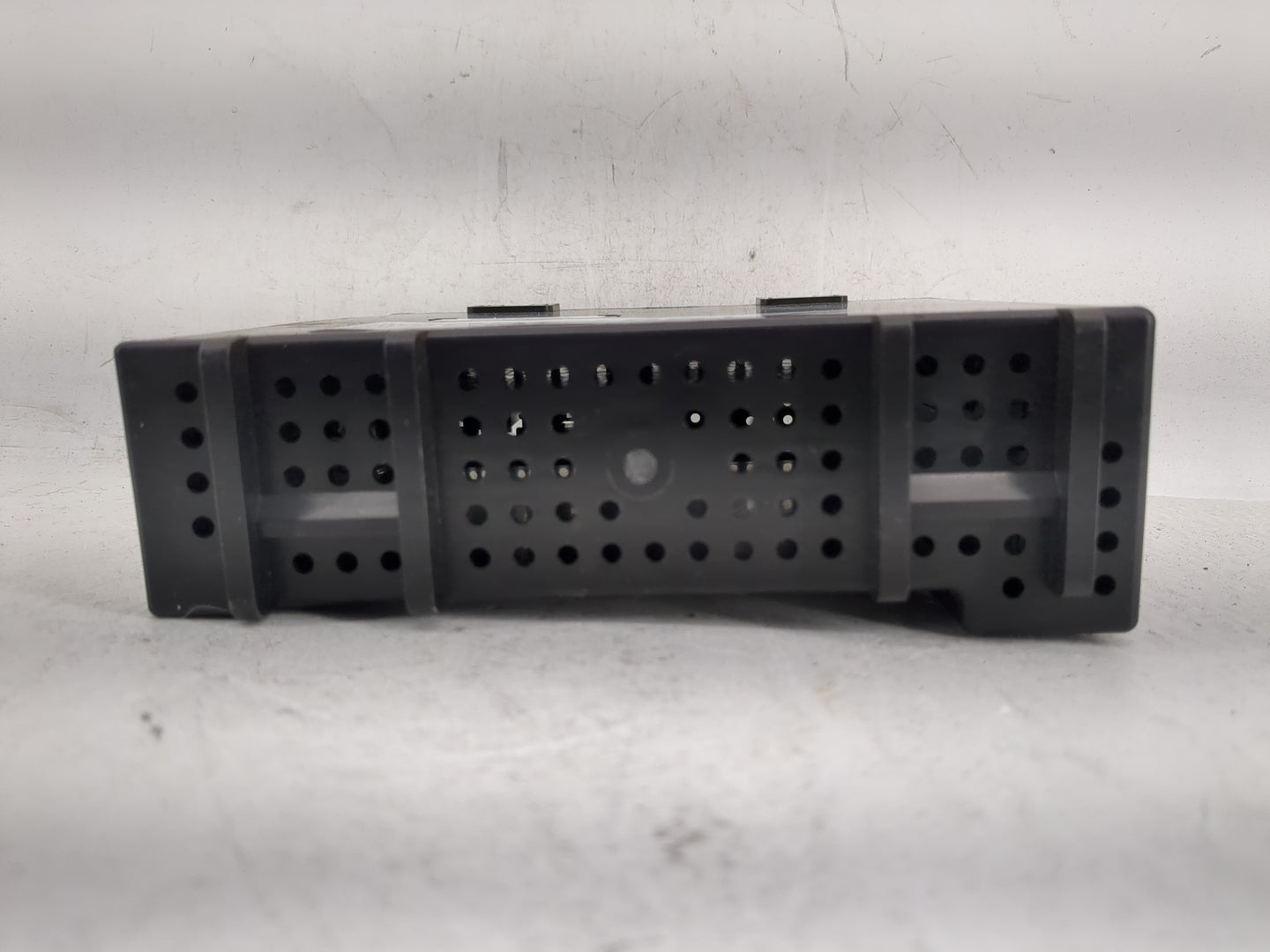 2015 Gmc Sierra 1500 Radio AM FM Cd Player Receiver Replacement P/N:13596607 Fits Fits 2016 OEM Used Auto Parts - Oemusedaut