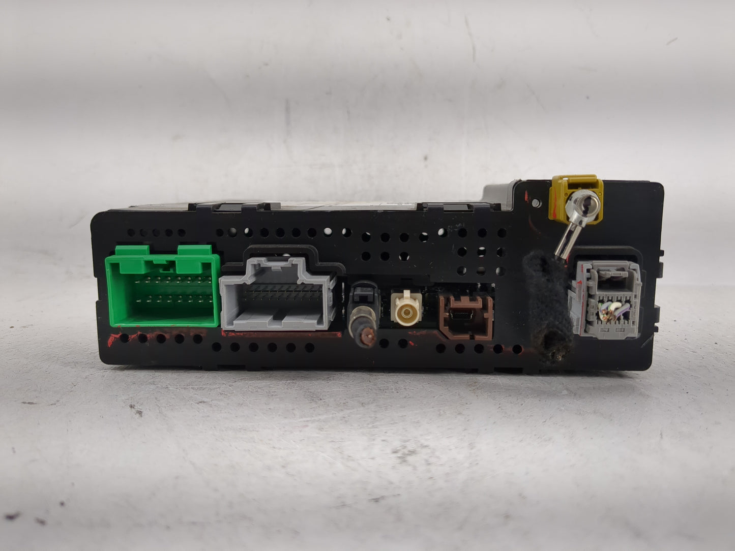 2015 Gmc Sierra 1500 Radio AM FM Cd Player Receiver Replacement P/N:13596607 Fits Fits 2016 OEM Used Auto Parts - Oemusedaut