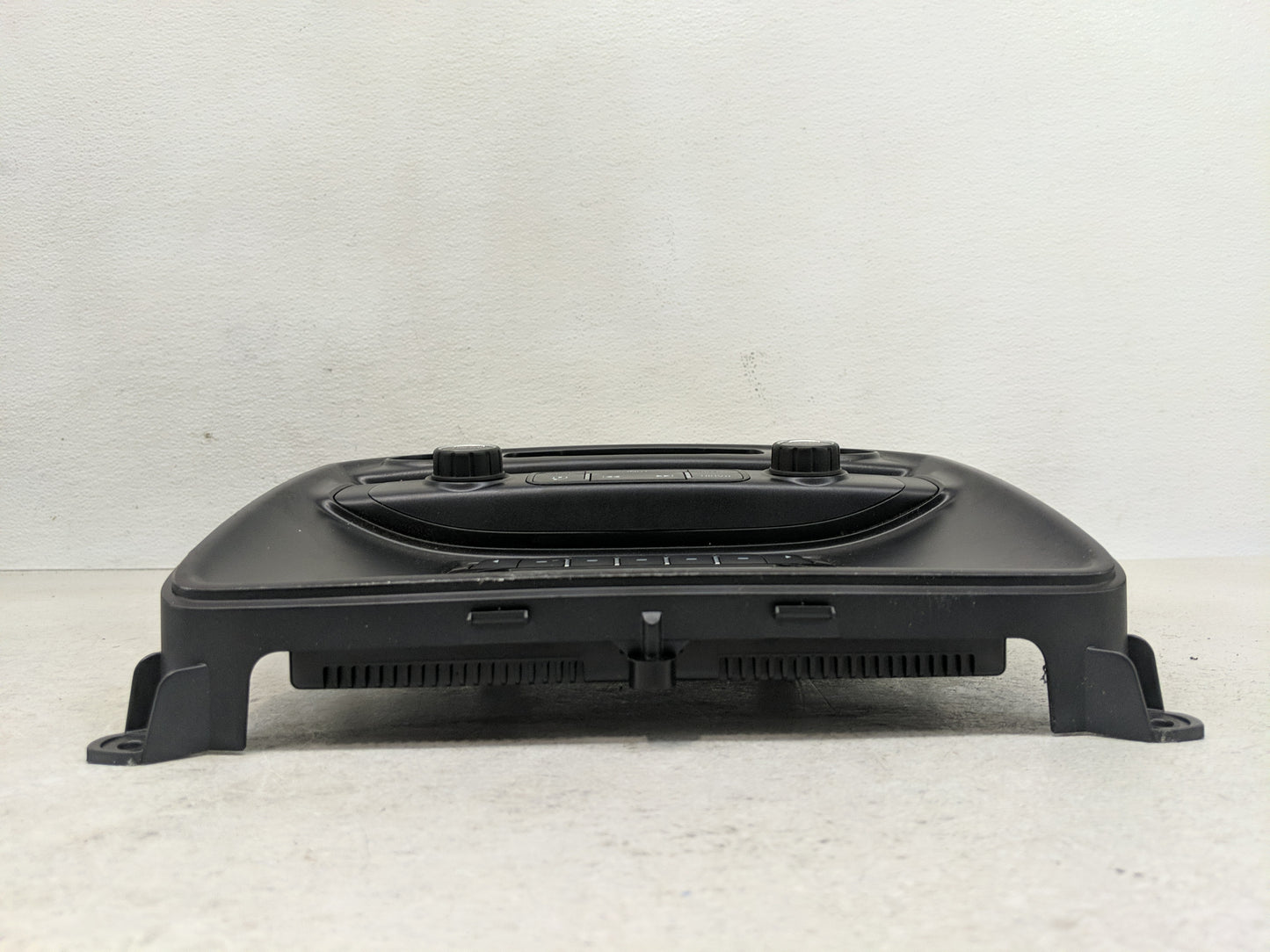 2015-2018 Gmc Sierra 1500 Radio Control Panel - Oemusedautoparts1.com