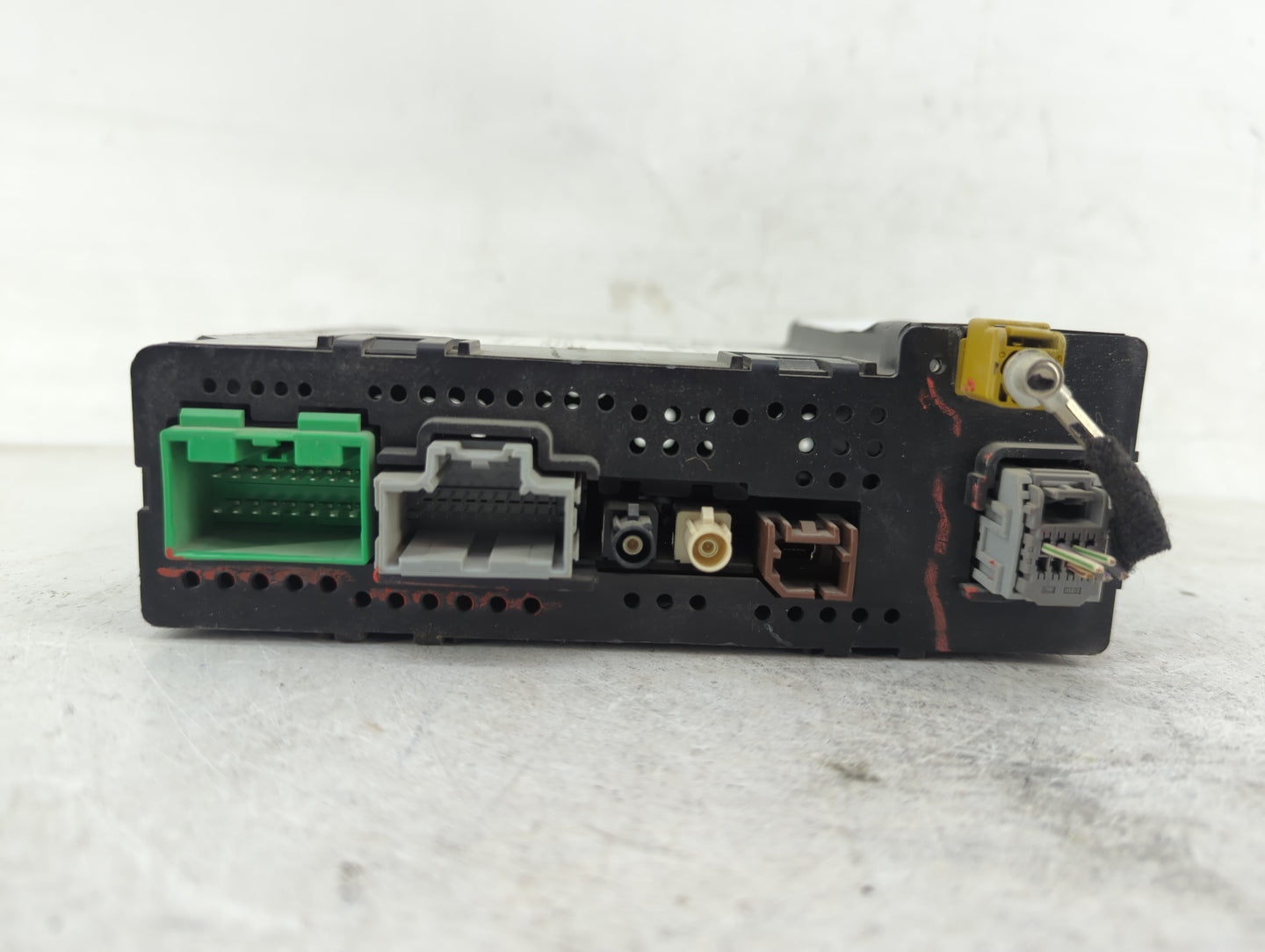 2015 Gmc Sierra 1500 Radio AM FM Cd Player Receiver Replacement P/N:13596607 Fits Fits 2016 OEM Used Auto Parts - Oemusedaut