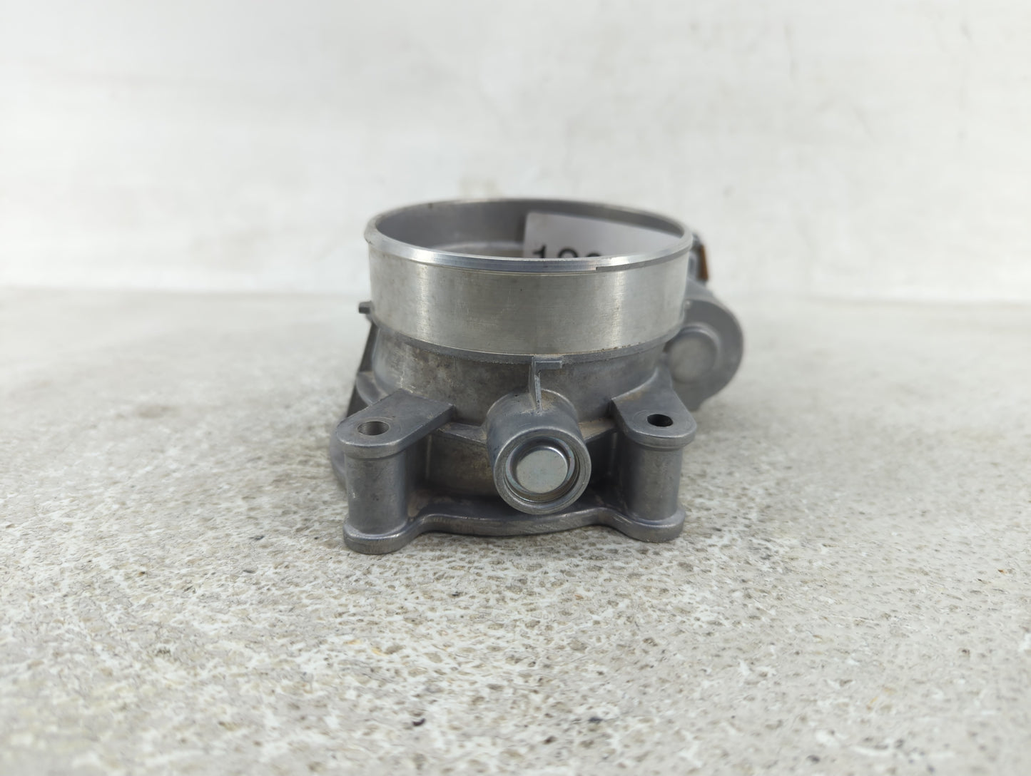 2014-2022 Gmc Sierra 1500 Throttle Body P/N:12713775 12617792 Fits Fits 2014 2015 2016 2017 2018 2019 2020 2021 2022 OEM Use