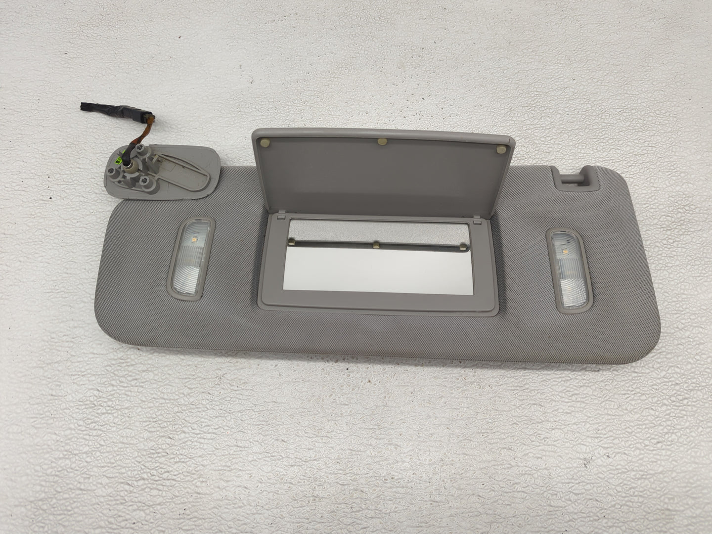 2014-2019 Gmc Sierra 1500 Sun Visor Shade Replacement Driver Left Mirror Fits Fits 2014 2015 2016 2017 2018 2019 OEM Used Au