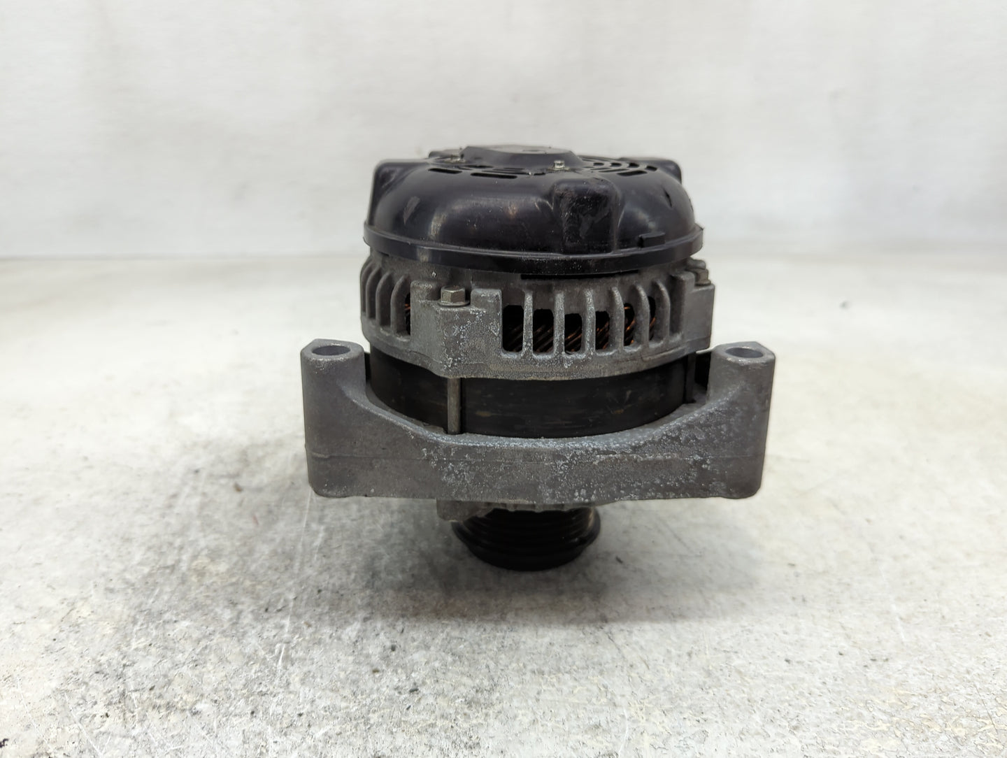 2014-2019 Gmc Sierra 1500 Alternator Replacement Generator Charging Assembly Engine OEM P/N:23487089 Fits OEM Used Auto Part