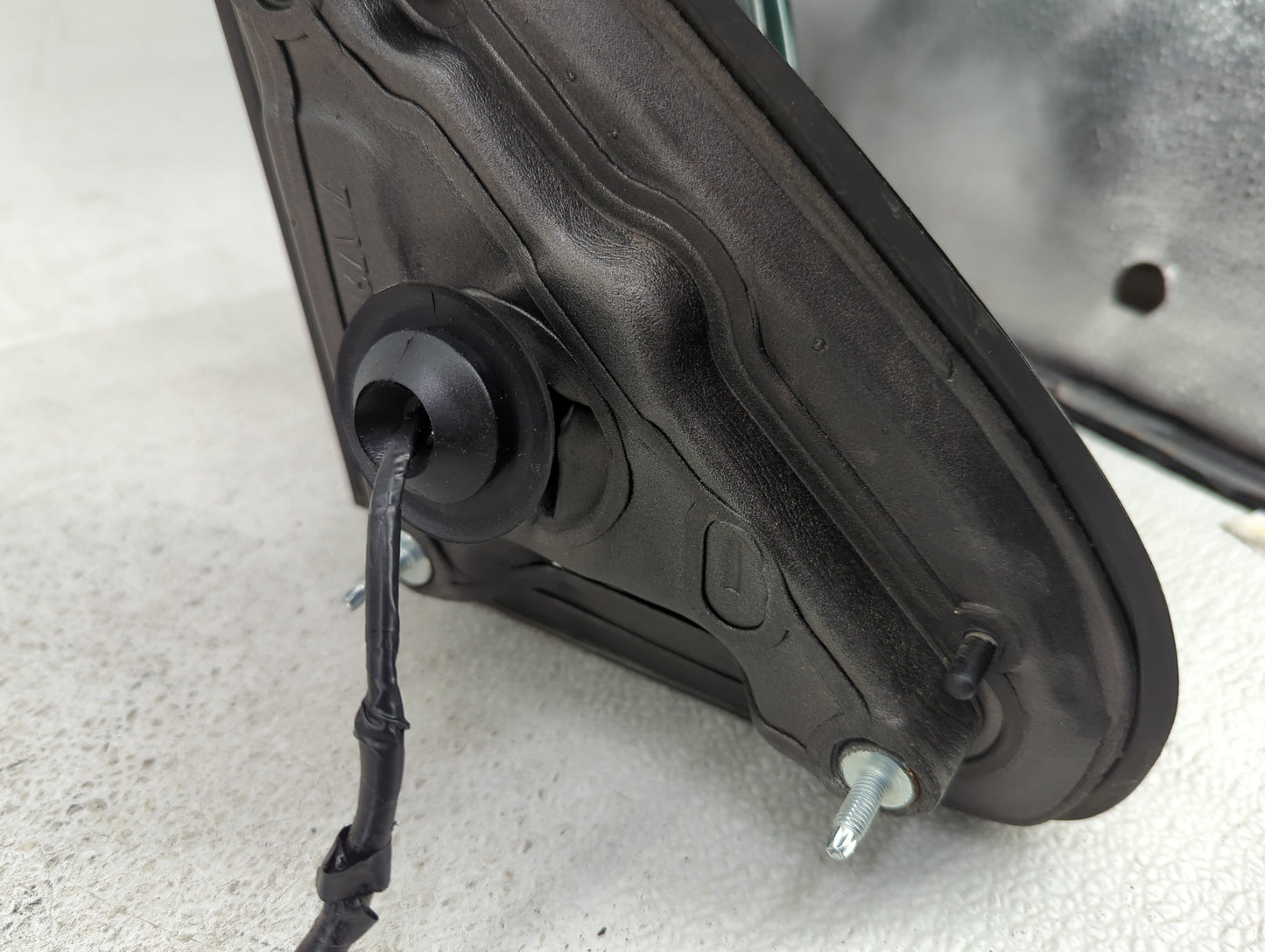 2014-2019 Gmc Sierra 1500 Driver Side View Mirror - Left Door Mirror OEM Used - Oemusedautoparts1.com