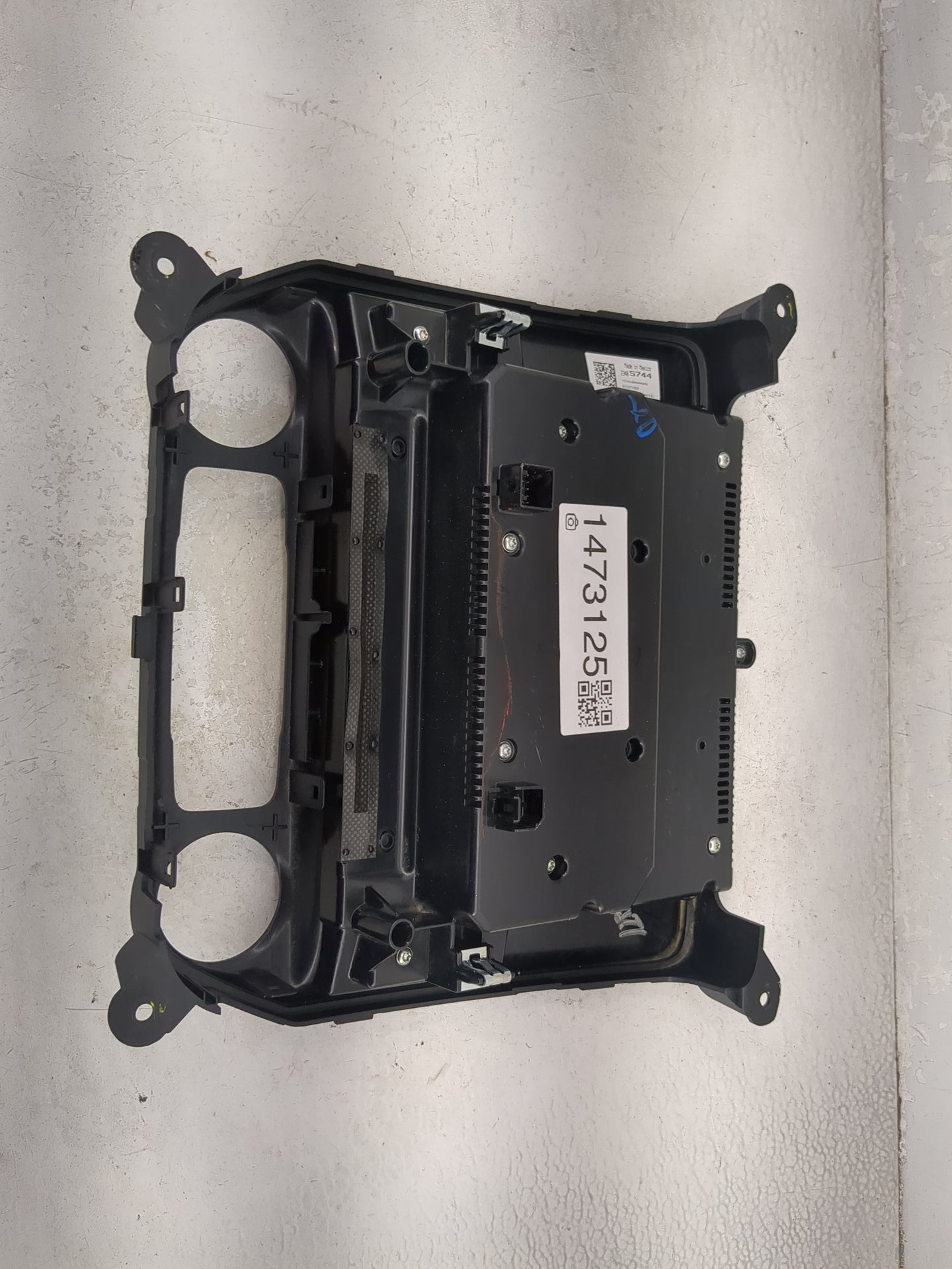 2015 Gmc Sierra 1500 Radio AM FM Cd Player Receiver Replacement P/N:23485744 7370100000000X, 815372982 Fits Fits 2016 OEM Us