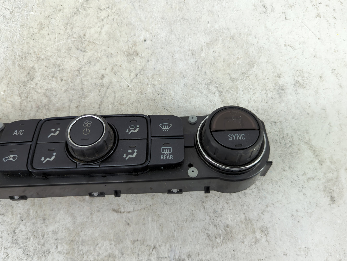 2014-2016 Gmc Sierra 1500 Climate Control Module Temperature AC/Heater Replacement P/N:23486616 7370200000000X Fits OEM Used