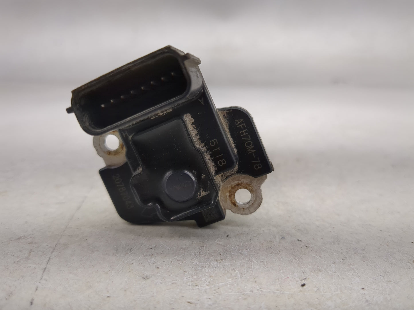 2014-2019 Gmc Sierra 1500 Mass Air Flow Meter Maf 1486684 - Oemusedautoparts1.com