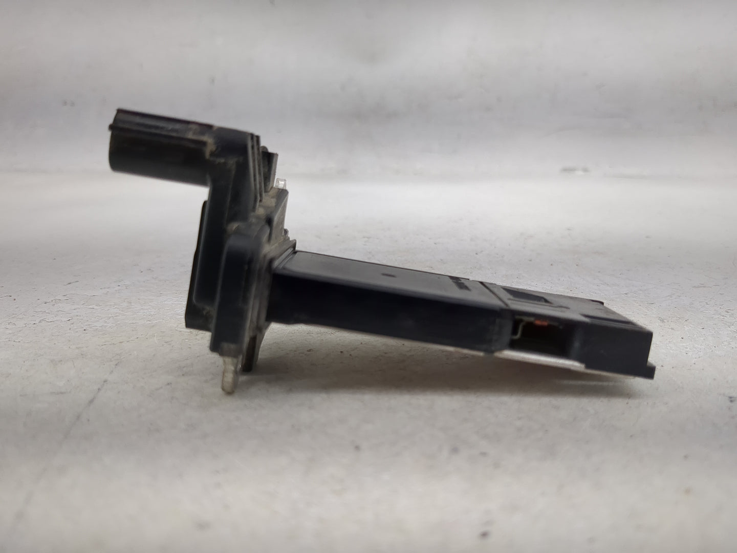 2014-2019 Gmc Sierra 1500 Mass Air Flow Meter Maf 1486684 - Oemusedautoparts1.com