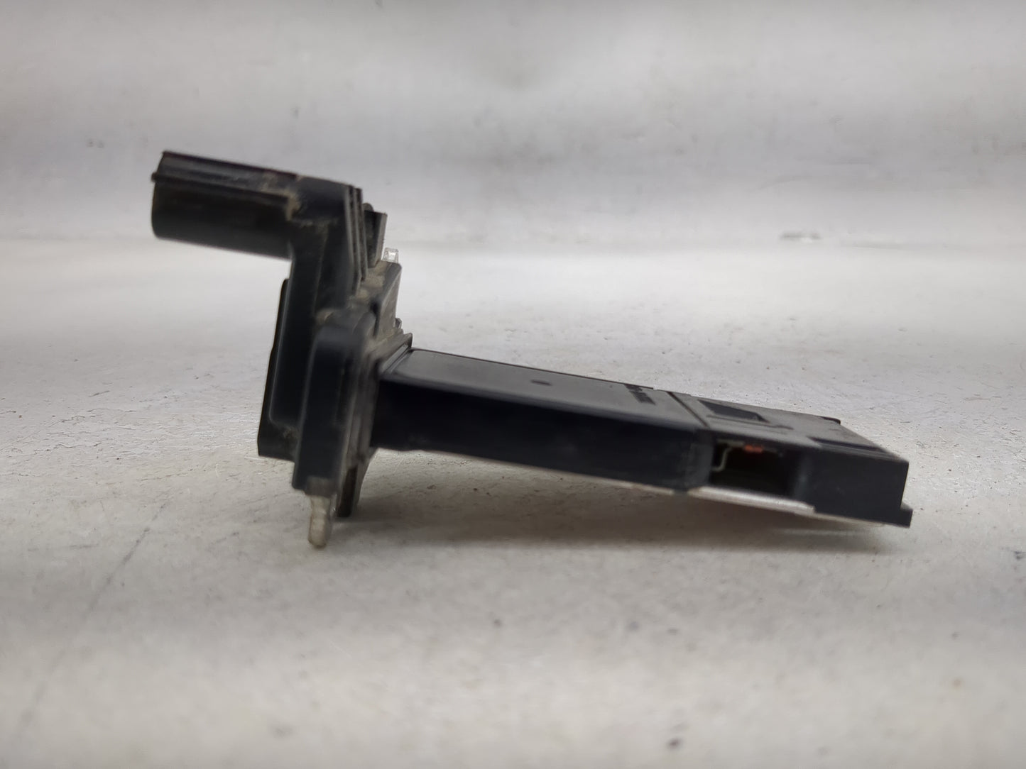 2014-2019 Gmc Sierra 1500 Mass Air Flow Meter Maf 1486684 - Oemusedautoparts1.com