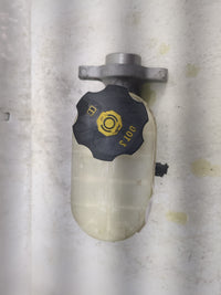 2014-2019 Gmc Sierra 1500 Brake Master Cylinder 1498311 - Oemusedautoparts1.com