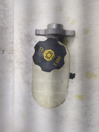 compare product 2014-2019 Gmc Sierra 1500 Brake Master Cylinder 1498311