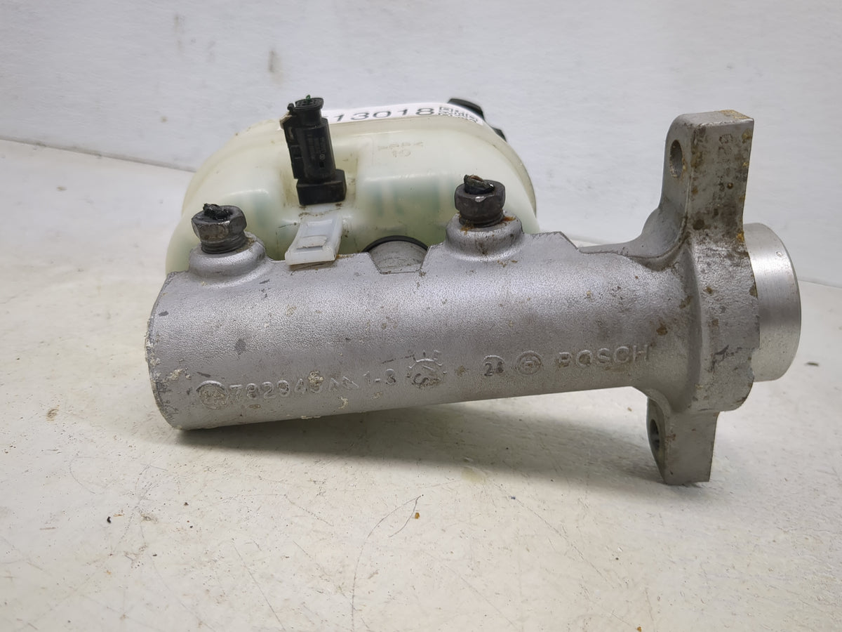 2014-2019 Gmc Sierra 1500 Brake Master Cylinder 1513018 - Oemusedautoparts1.com