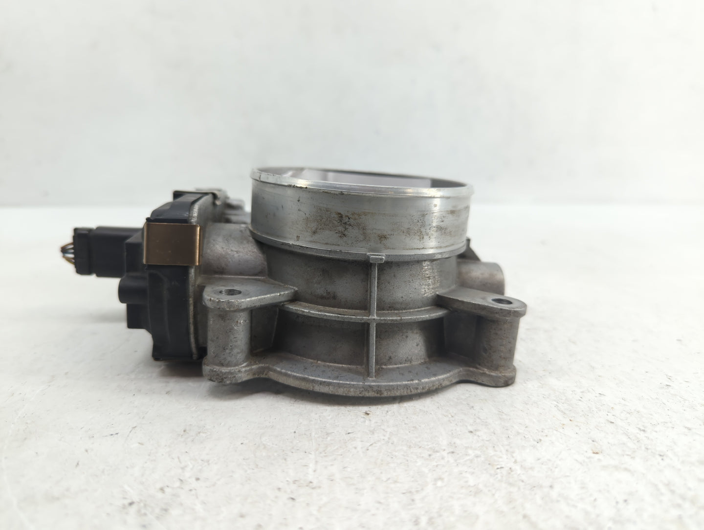 2014-2018 Gmc Sierra 1500 Throttle Body P/N:12678224 12617792 Fits Fits 2014 2015 2016 2017 2018 2019 OEM Used Auto Parts - 
