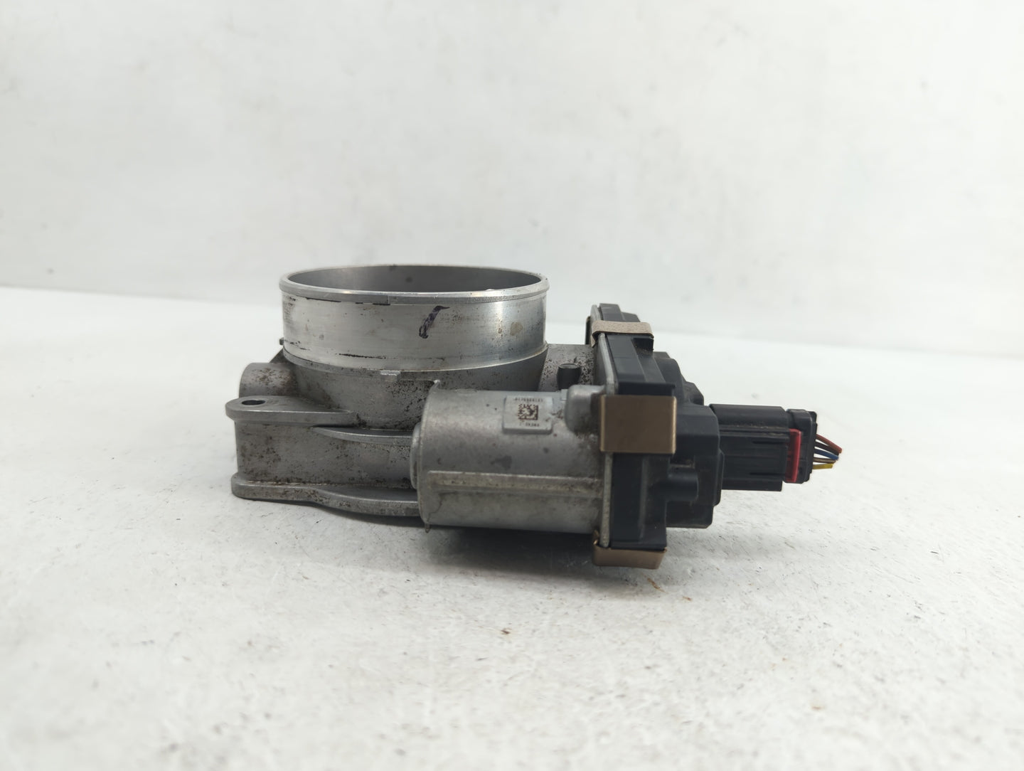 2014-2018 Gmc Sierra 1500 Throttle Body P/N:12678224 12617792 Fits Fits 2014 2015 2016 2017 2018 2019 OEM Used Auto Parts - 