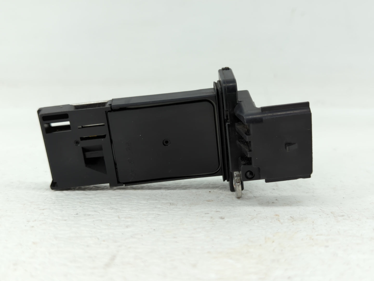 2014-2019 Gmc Sierra 1500 Mass Air Flow Meter Maf Black - Oemusedautoparts1.com