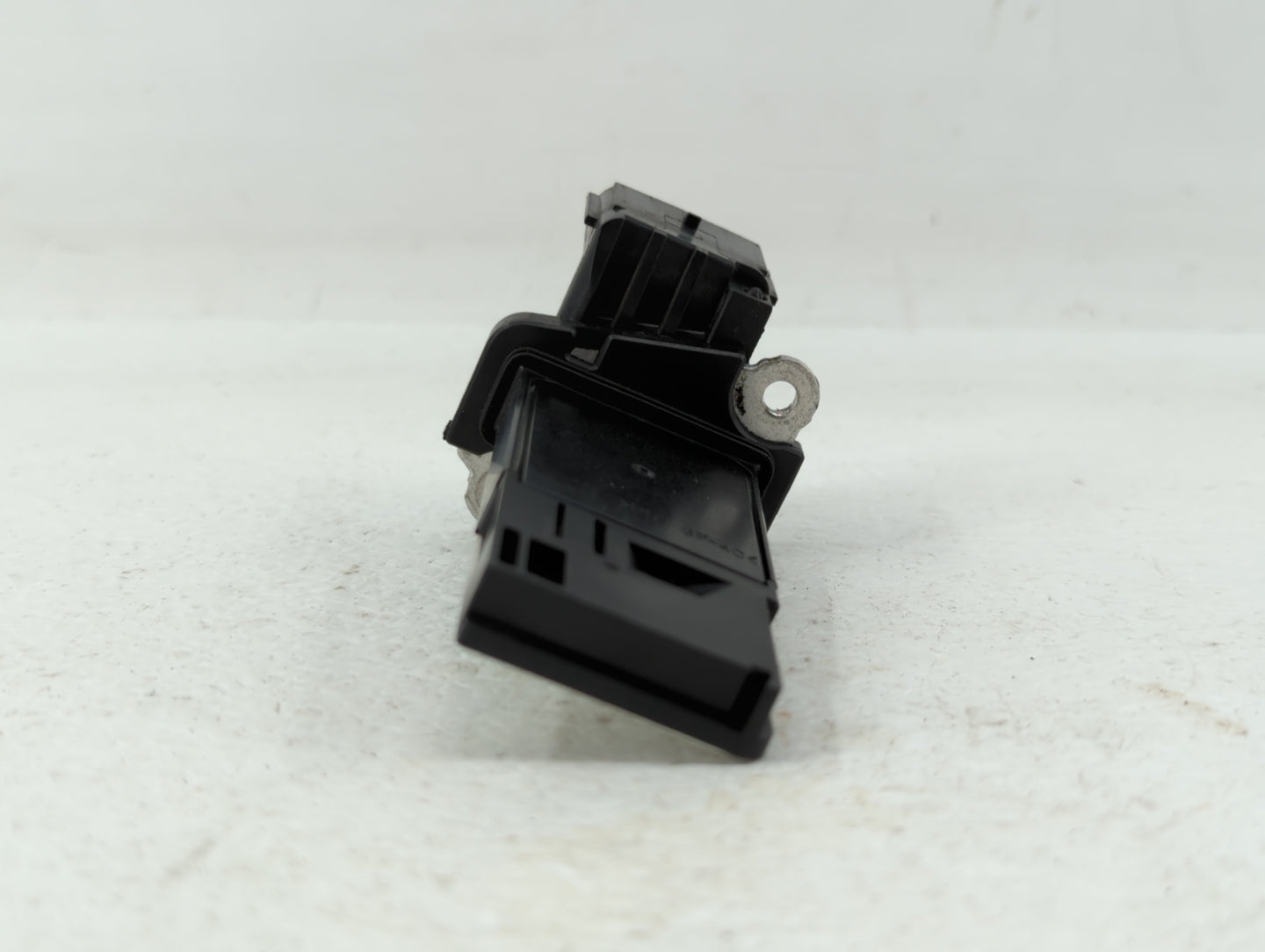 2014-2019 Gmc Sierra 1500 Mass Air Flow Meter Maf Black - Oemusedautoparts1.com