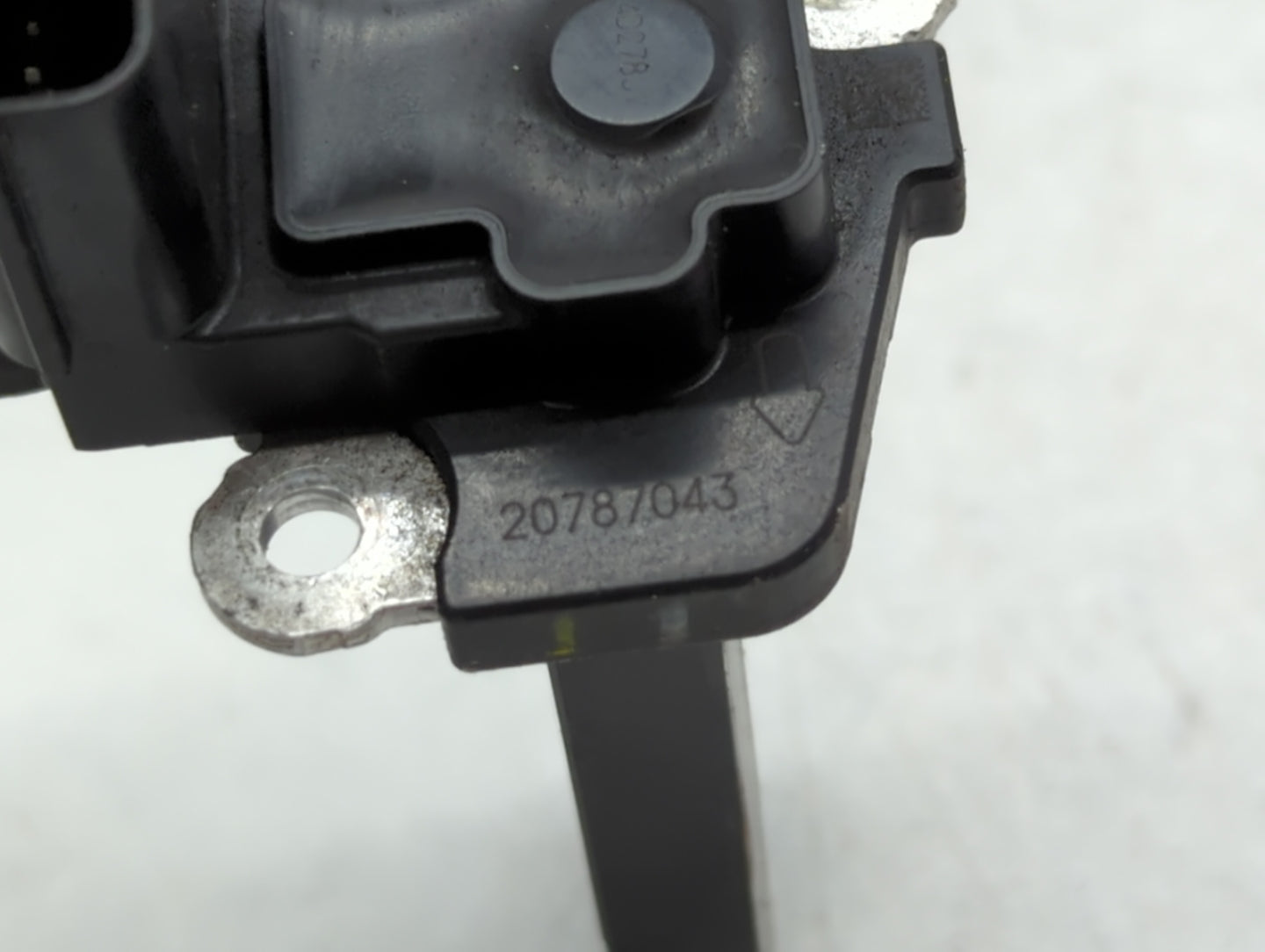 2014-2019 Gmc Sierra 1500 Mass Air Flow Meter Maf - Oemusedautoparts1.com