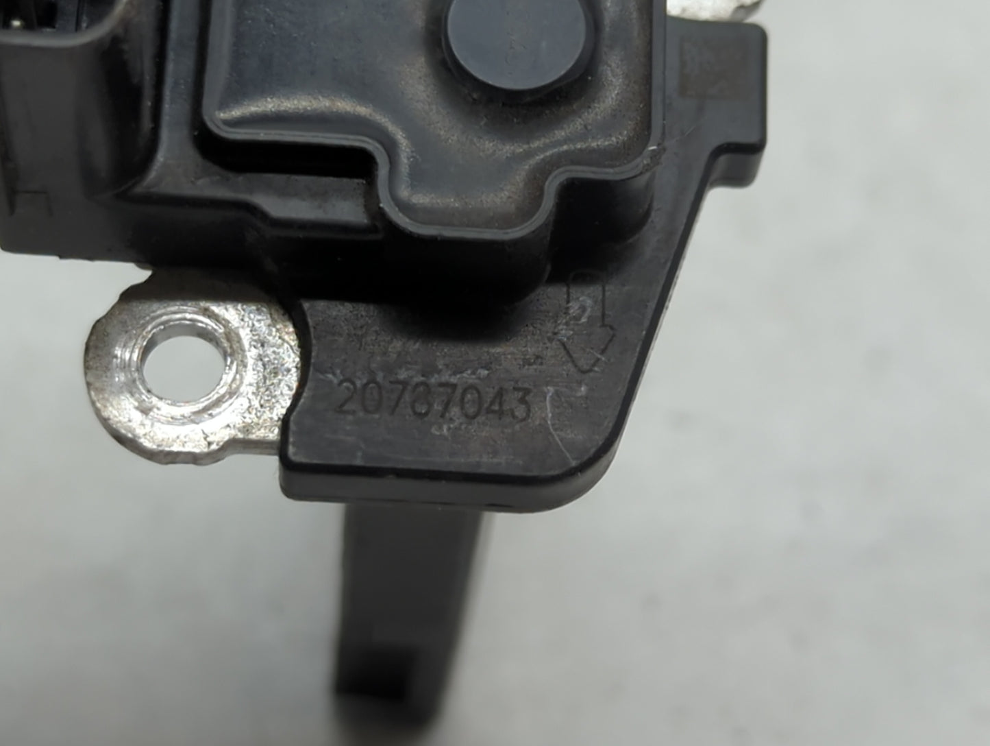 2014-2019 Gmc Sierra 1500 Mass Air Flow Meter Maf - Oemusedautoparts1.com