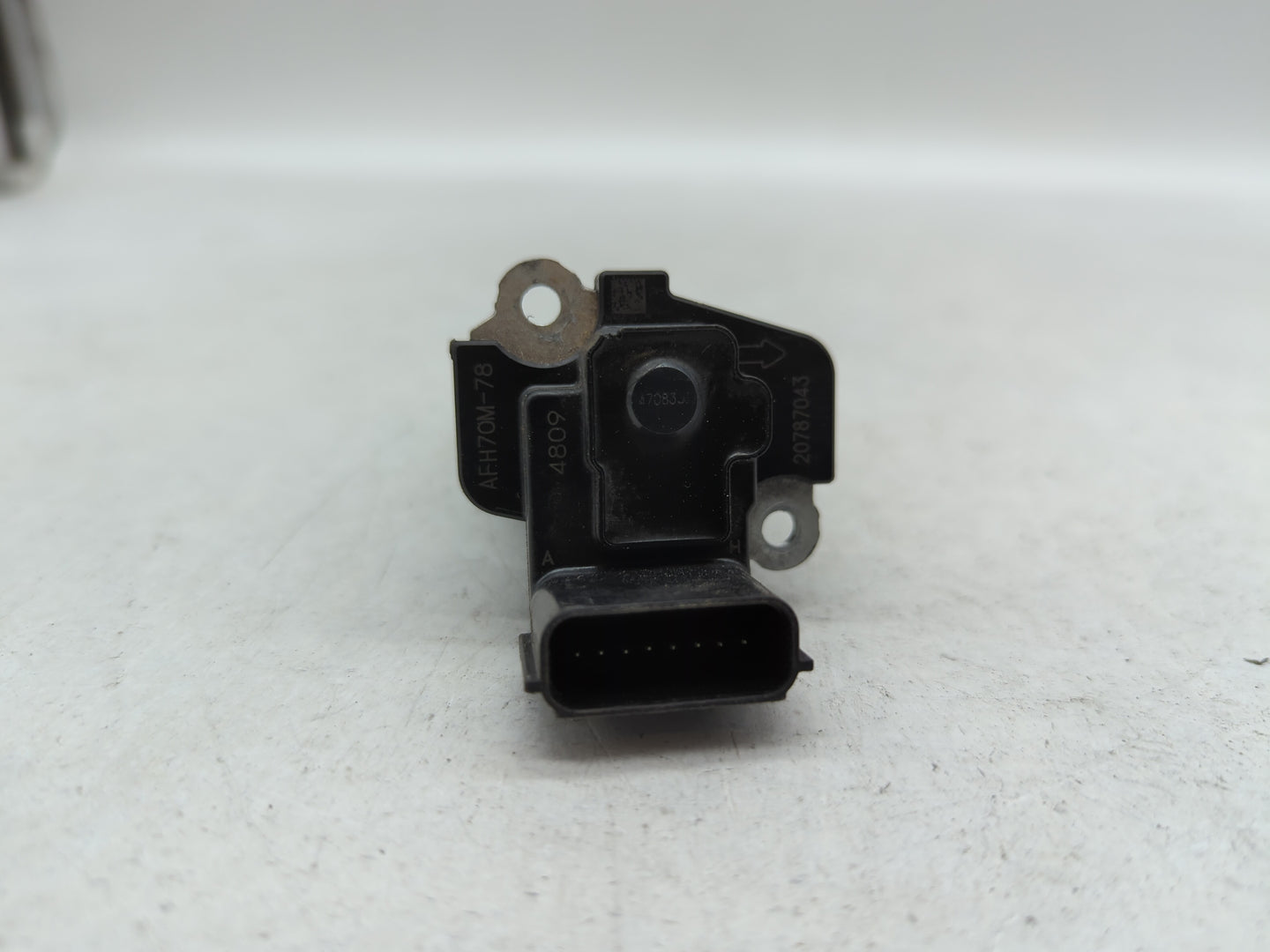 2014-2019 Gmc Sierra 1500 Mass Air Flow Meter Maf - Oemusedautoparts1.com