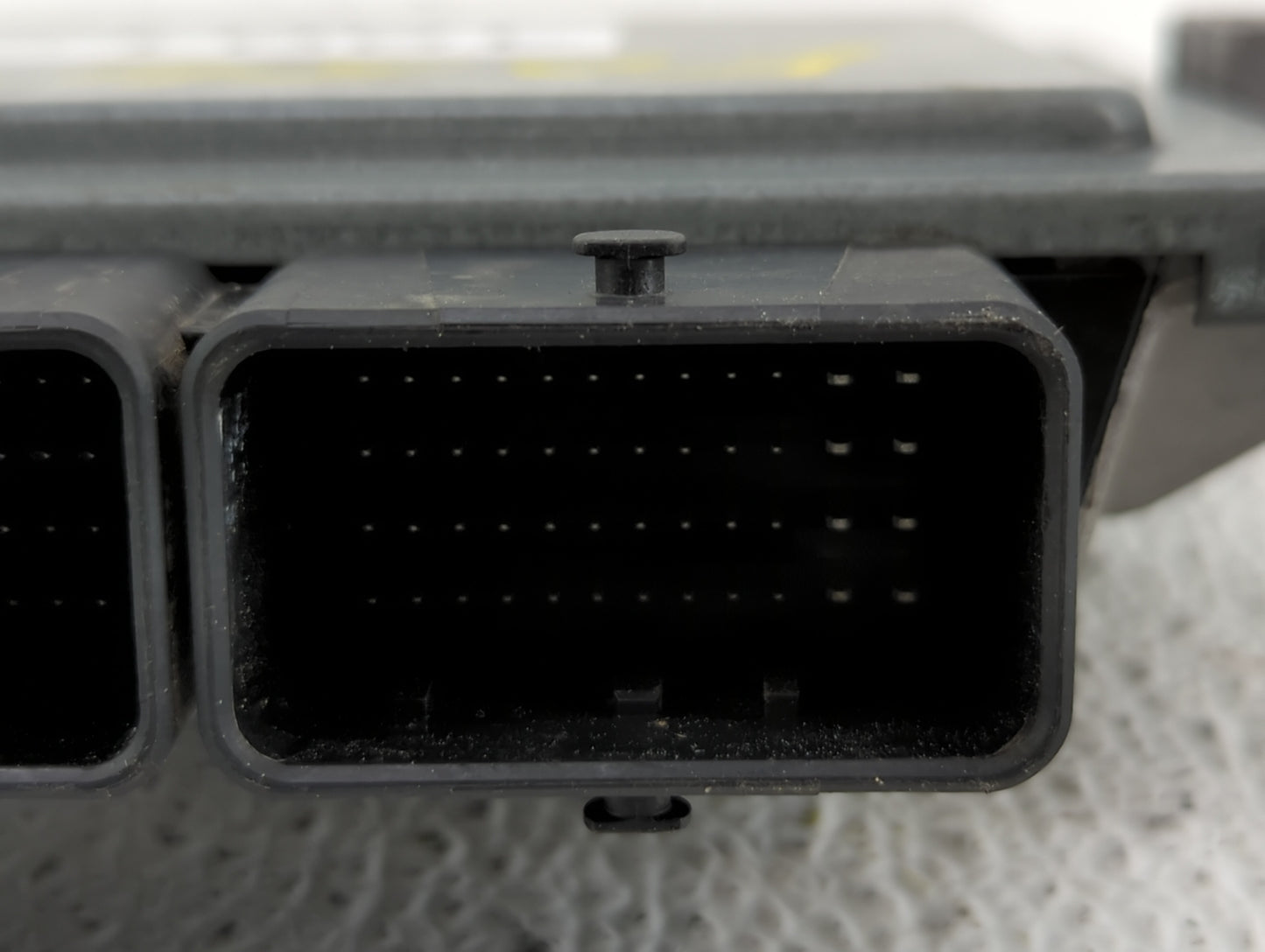 2015 Gmc Sierra 1500 PCM Engine Control Computer ECU ECM PCU OEM P/N:ES7A-12A650-BGD ES7A-12A650-BEA, FS7A-12A650-BFD Fits O