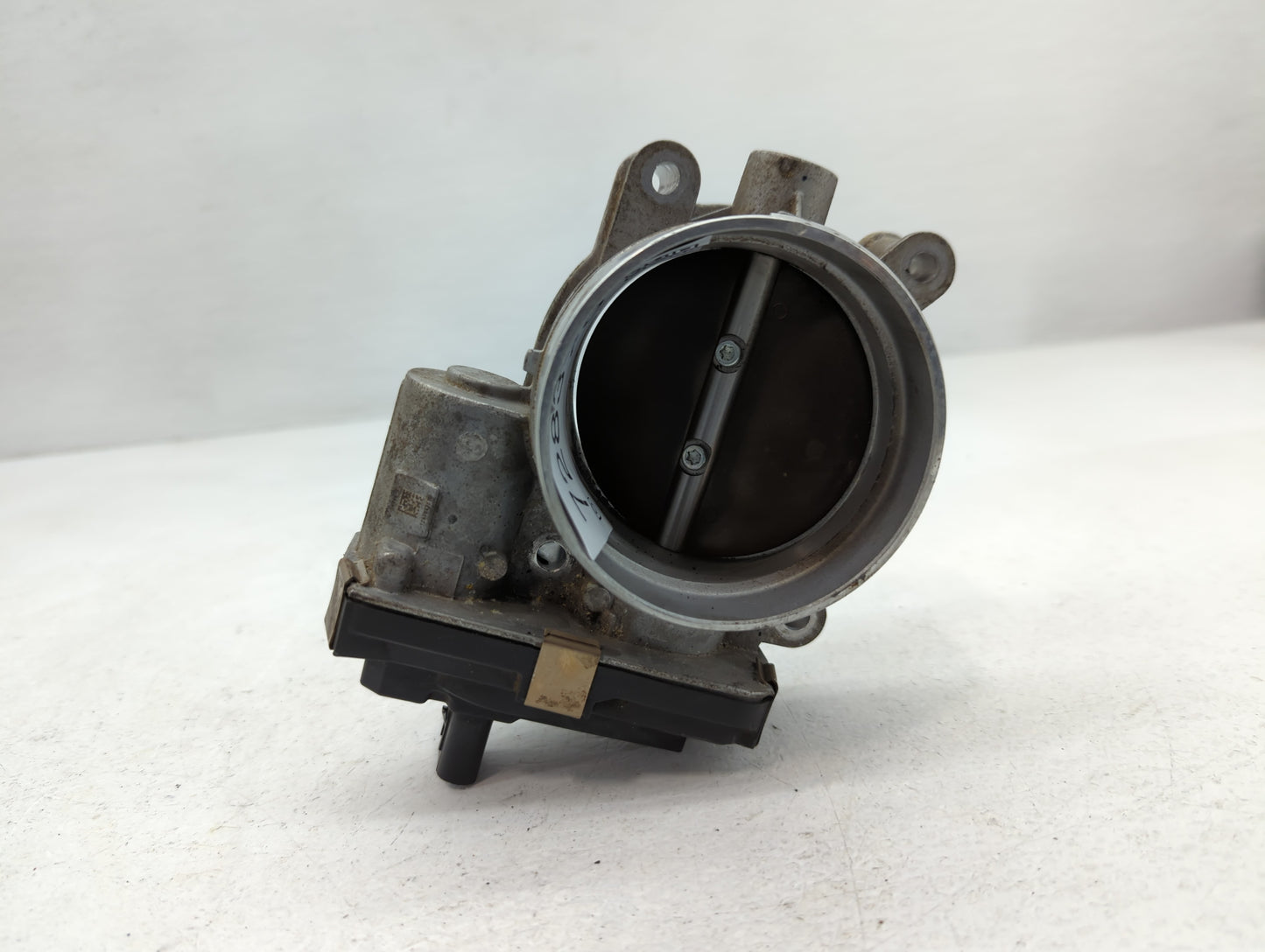 2014-2022 Gmc Sierra 1500 Throttle Body P/N:12617792 Fits Fits 2014 2015 2016 2017 2018 2019 2020 2021 2022 OEM Used Auto Pa