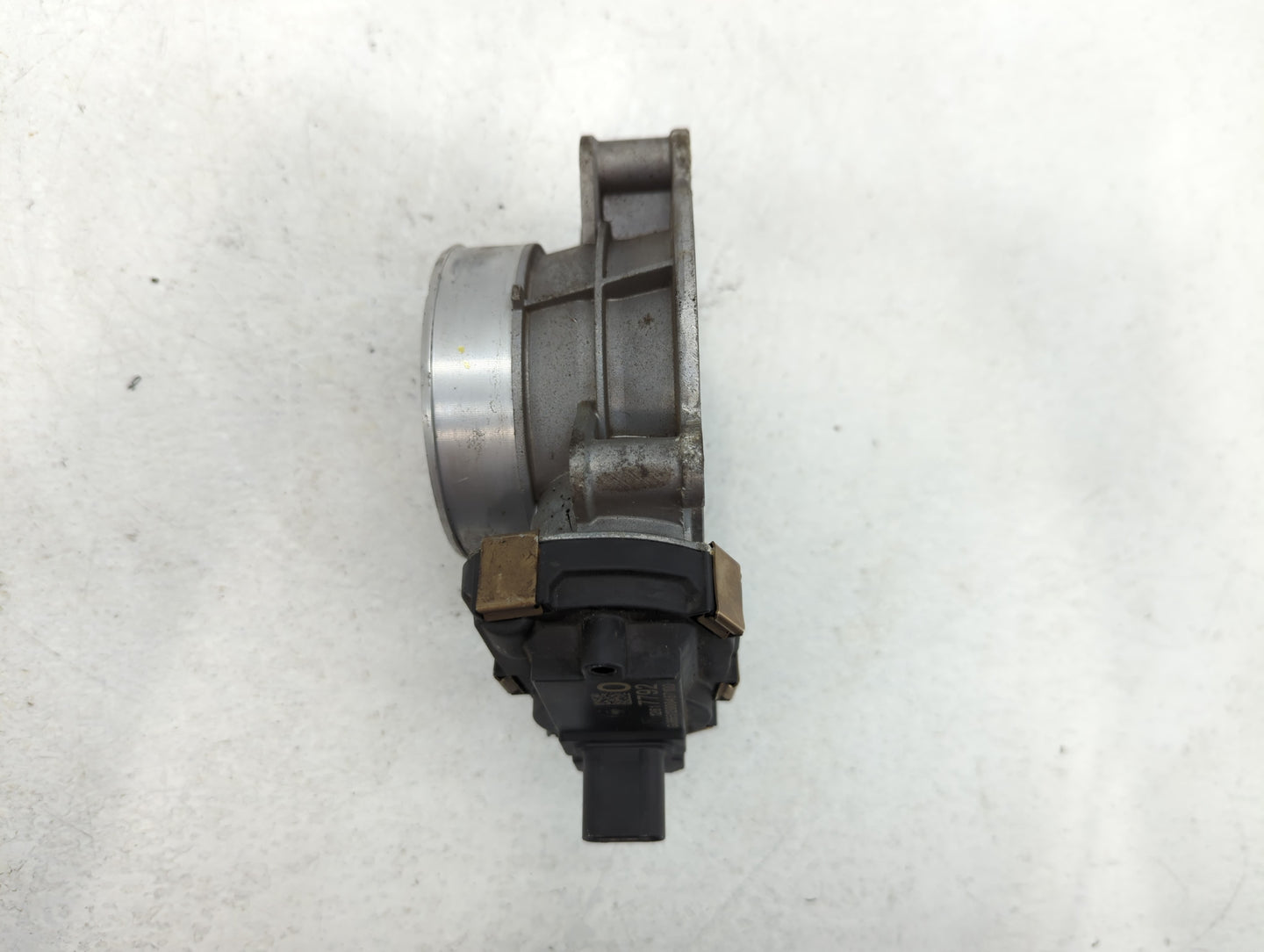 2014-2022 Gmc Sierra 1500 Throttle Body P/N:12617792 Fits Fits 2014 2015 2016 2017 2018 2019 2020 2021 2022 OEM Used Auto Pa