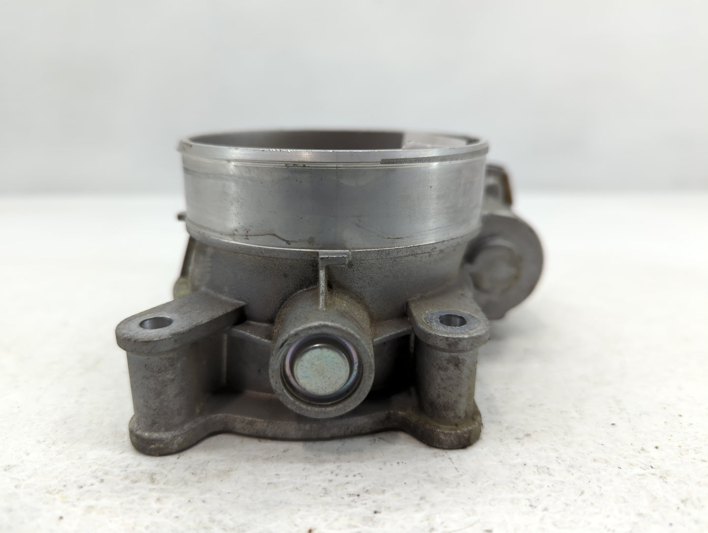 2014-2022 Gmc Sierra 1500 Throttle Body P/N:12617792 Fits Fits 2014 2015 2016 2017 2018 2019 2020 2021 2022 OEM Used Auto Pa